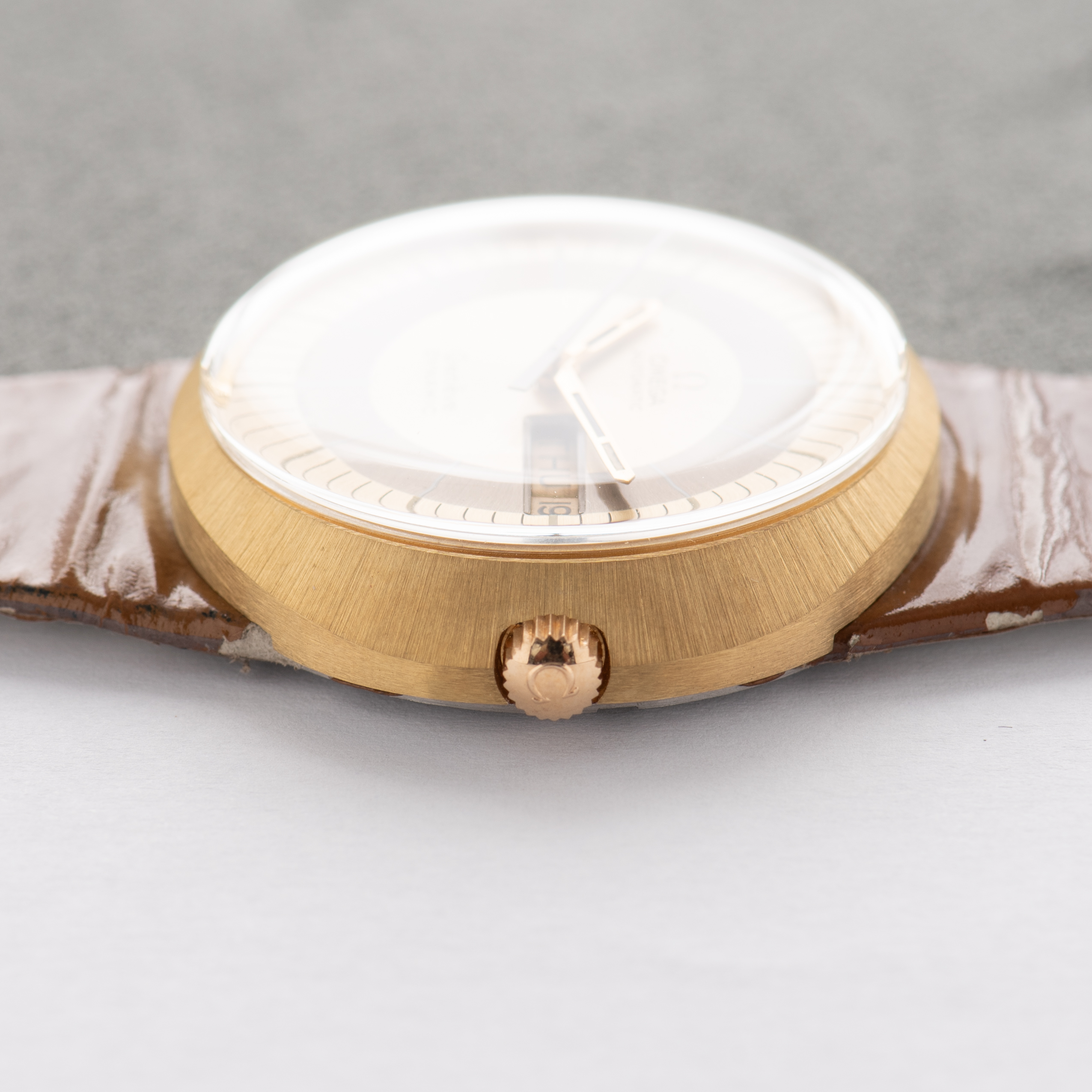 Vue de Omega Genève Dynamic Automatic DD Gold Capped Ultra Full Set 1974 réf 166.079