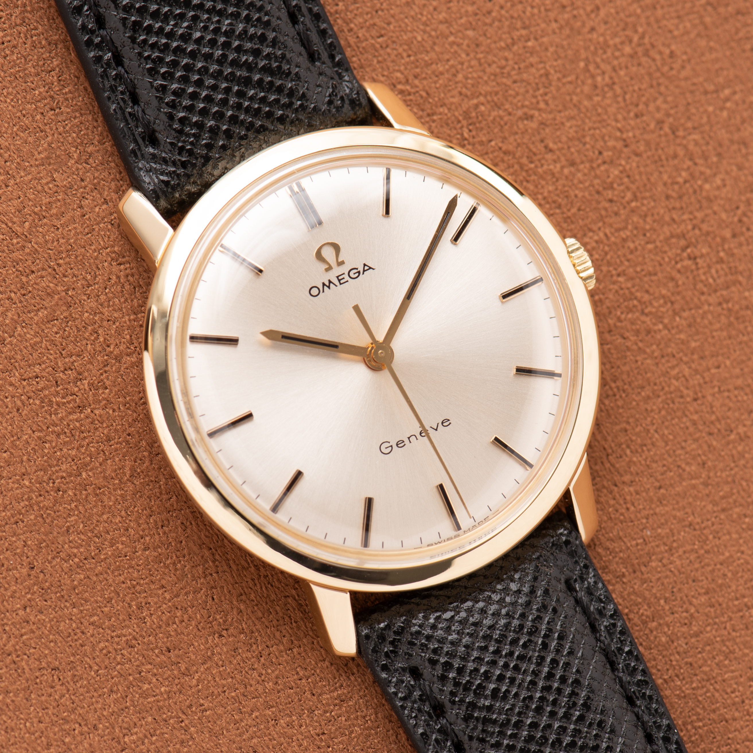 Vue de Omega Genève Dress Watch 14K Yellow Gold With Box Réf 131.021SP from 1969