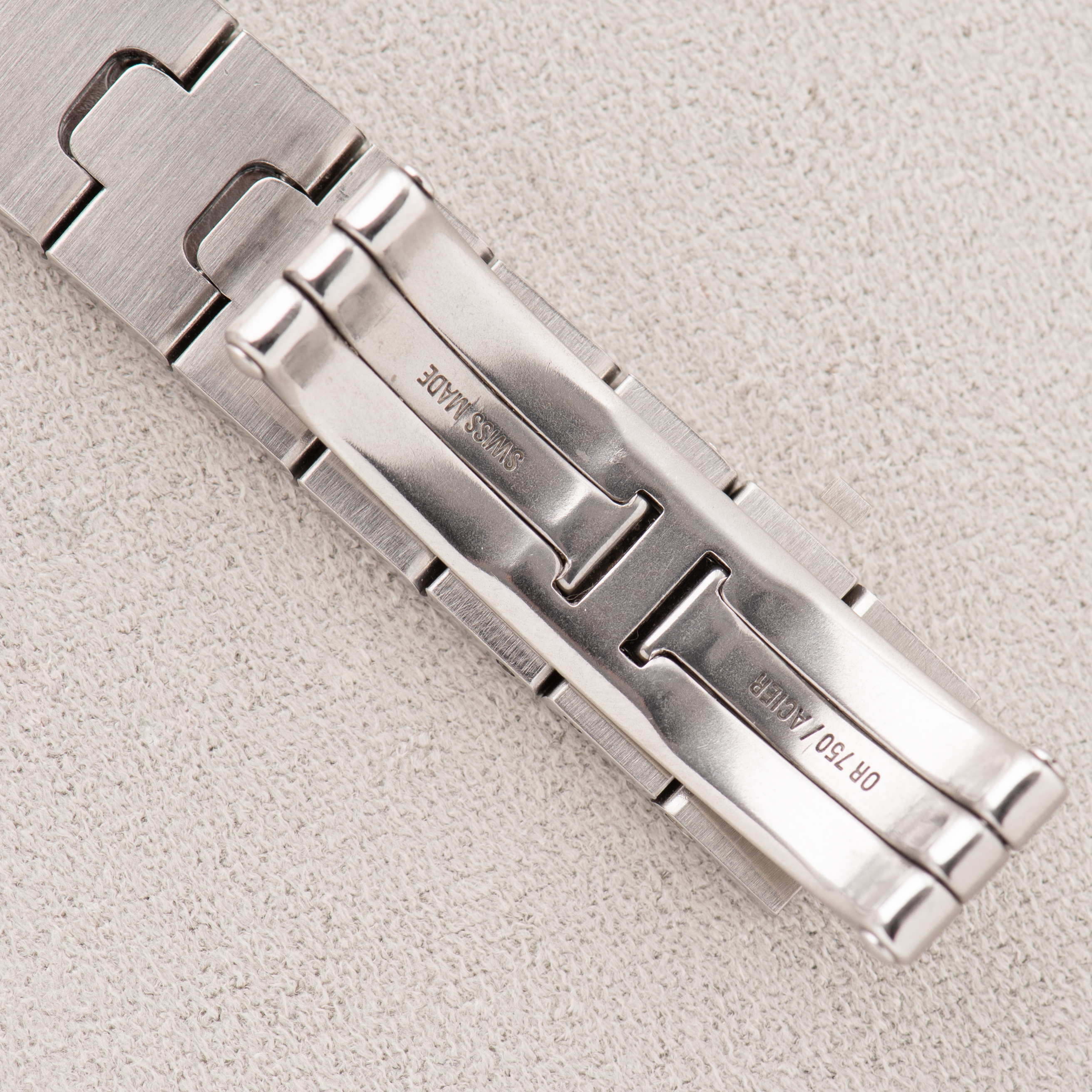 Vue de Cartier Santos Octagon Burgundy Dial réf 0907