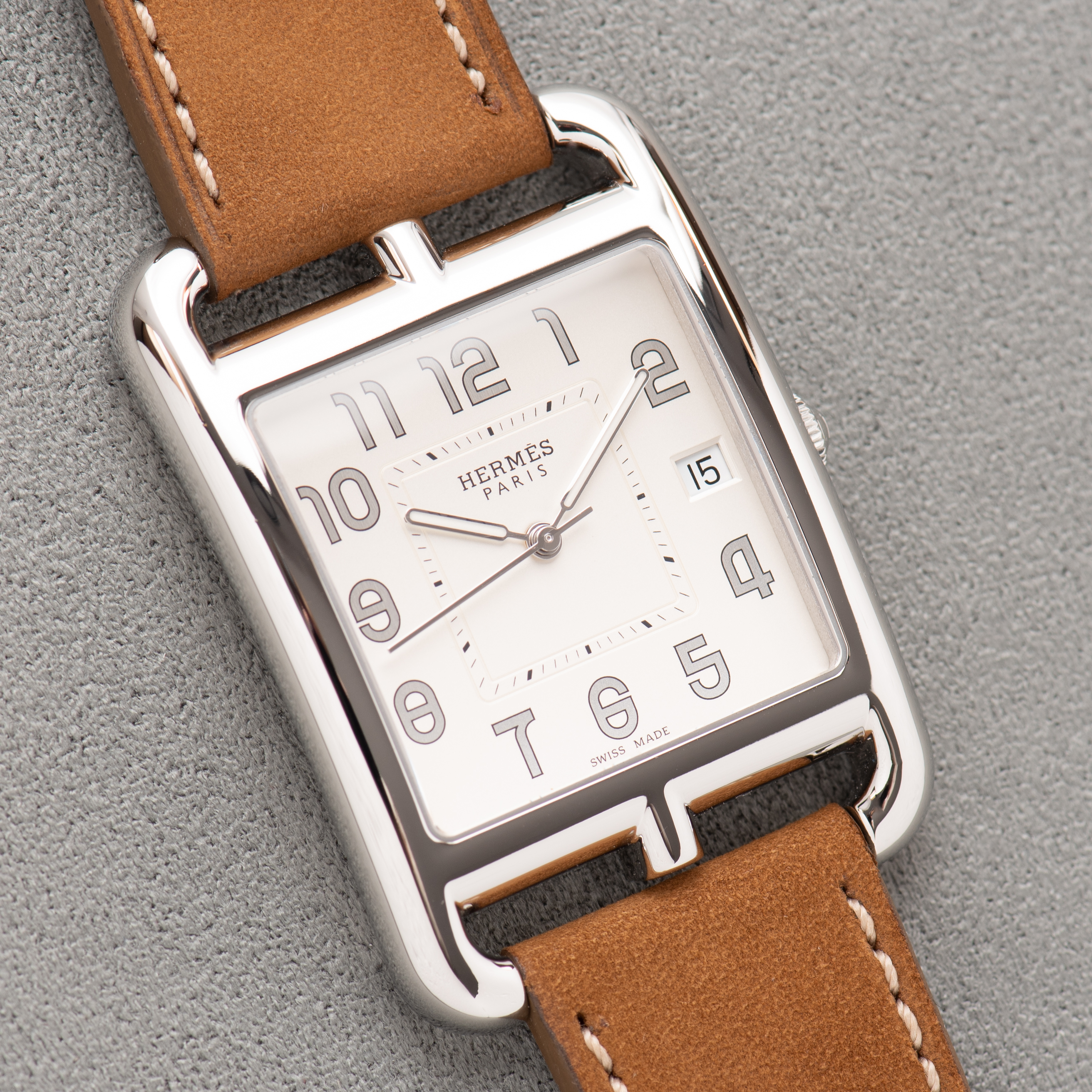 View of Hermes Cape-Cod GM Silver Dial réf CC1 810 Full Set 2019