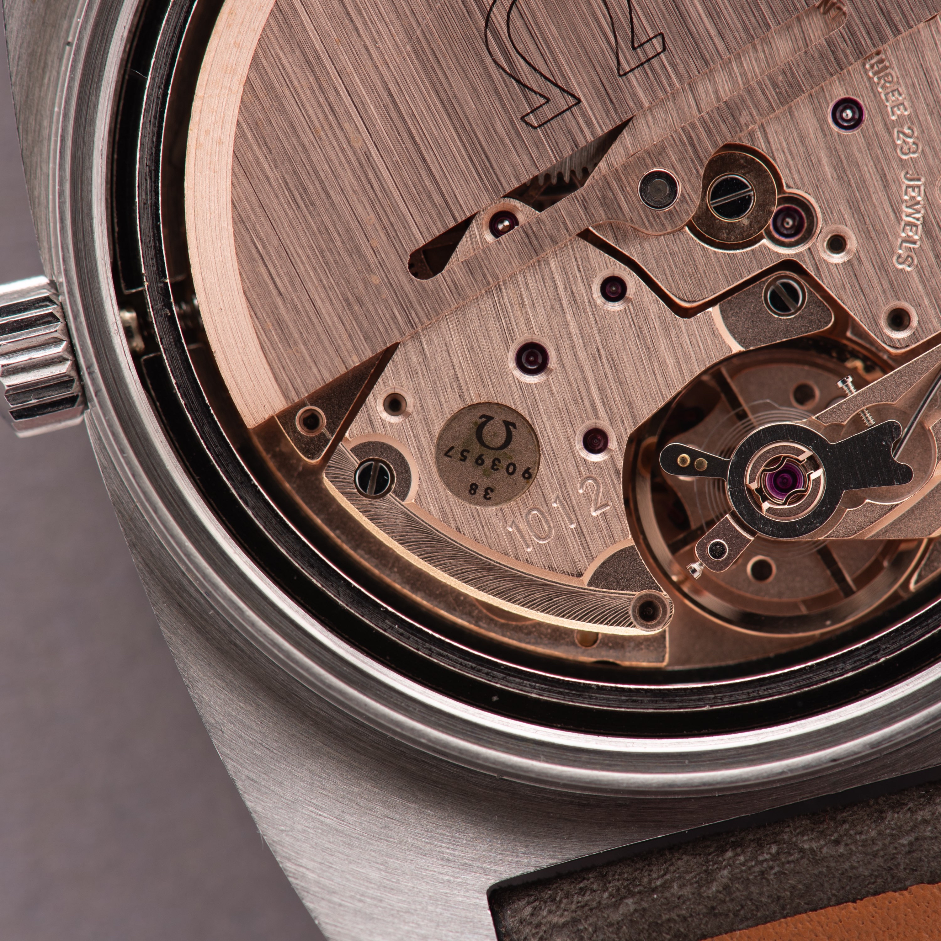 Vue de Omega Genève Automatic Date Brown From 1974 Réf 166.0190