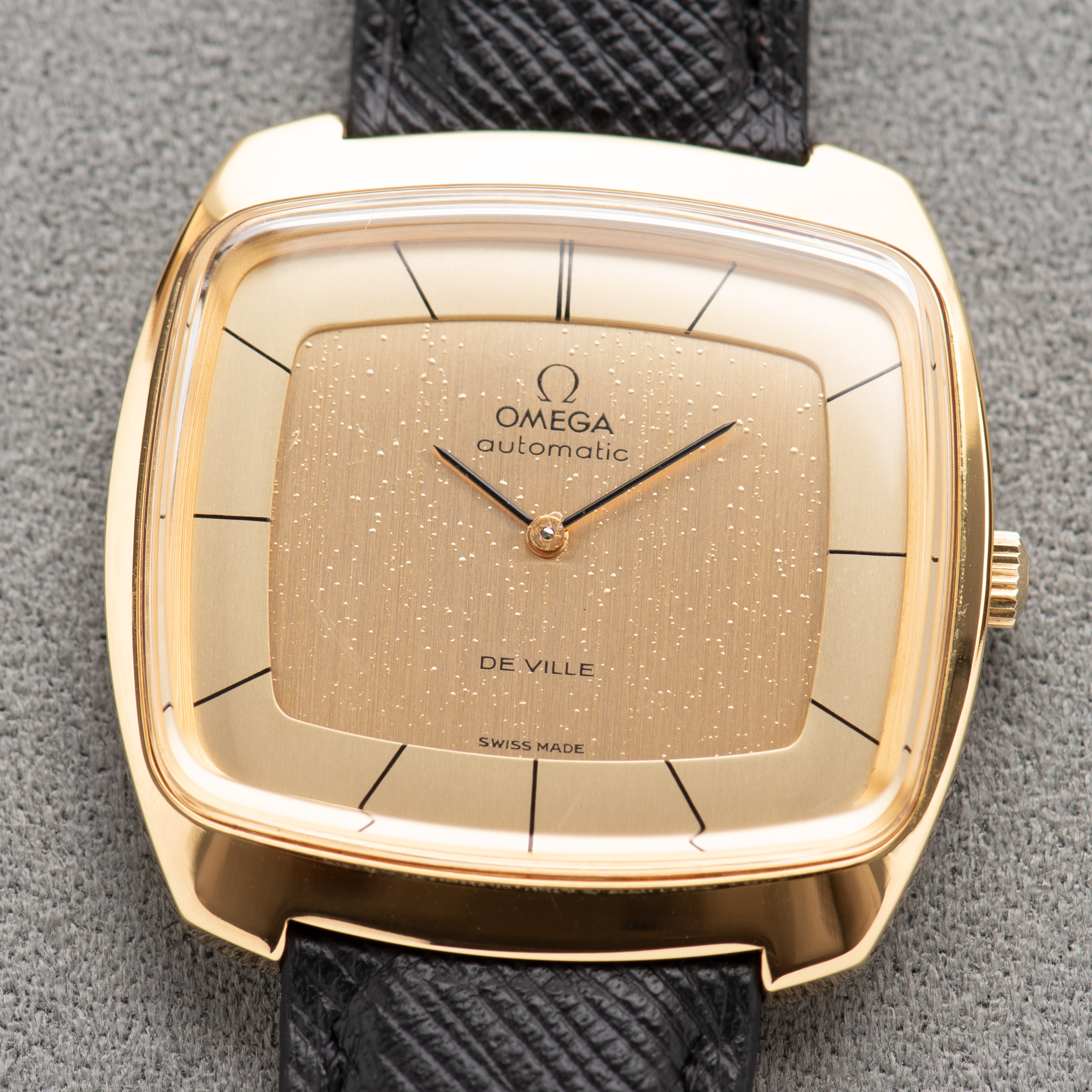View of Omega Automatic De Ville "Tv Screen" Cal 711 réf 151.0051 from 1964