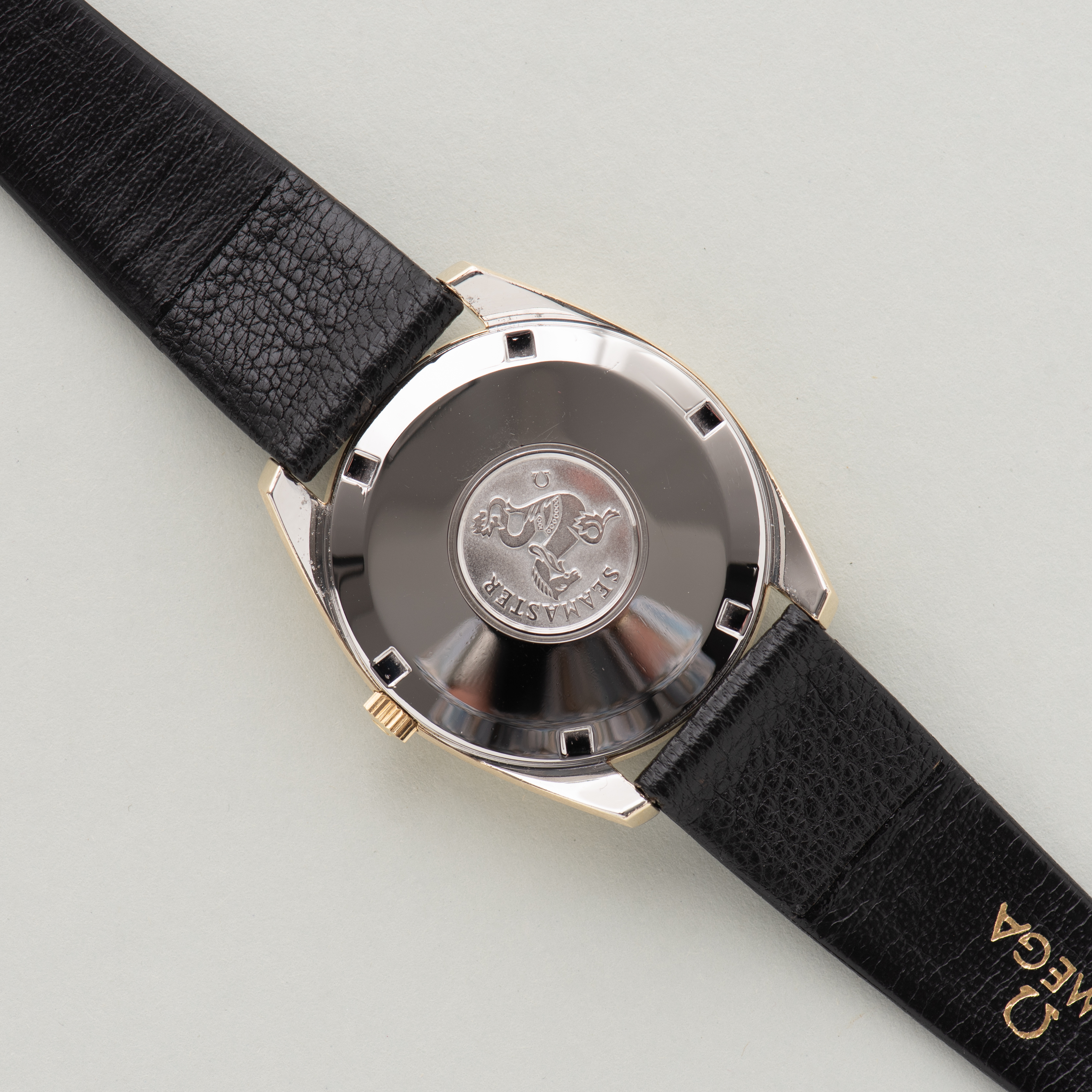 Zicht op Omega Automatic Chronometer Officialy Certified Seamaster réf 168.022/166.028