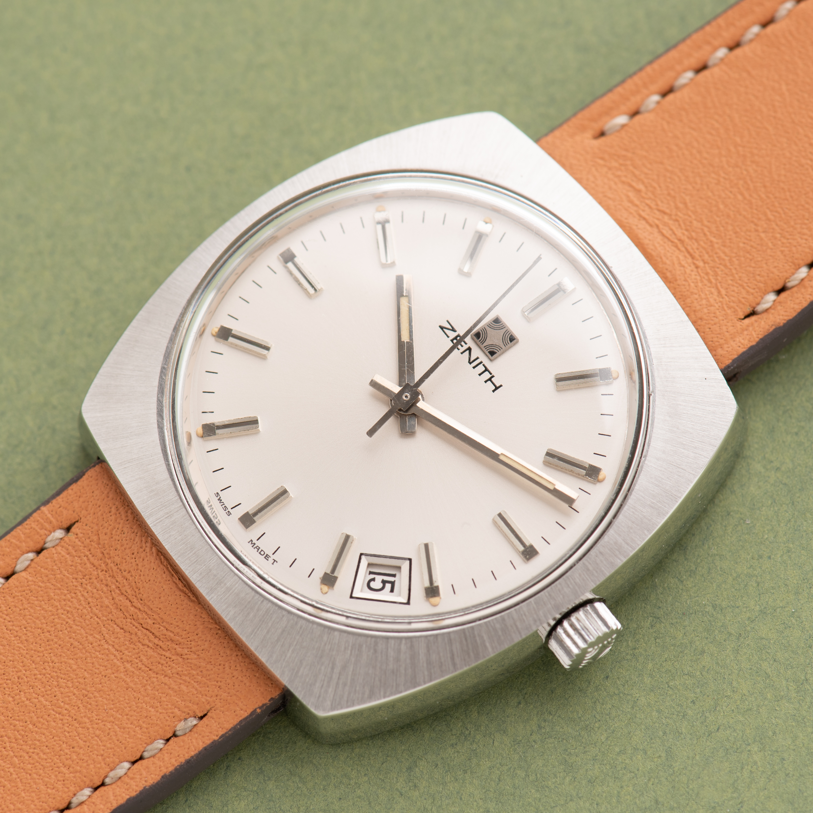 Zicht op Zenith Surf Dress Watch Centre Tweede Ref 01.1300.365
