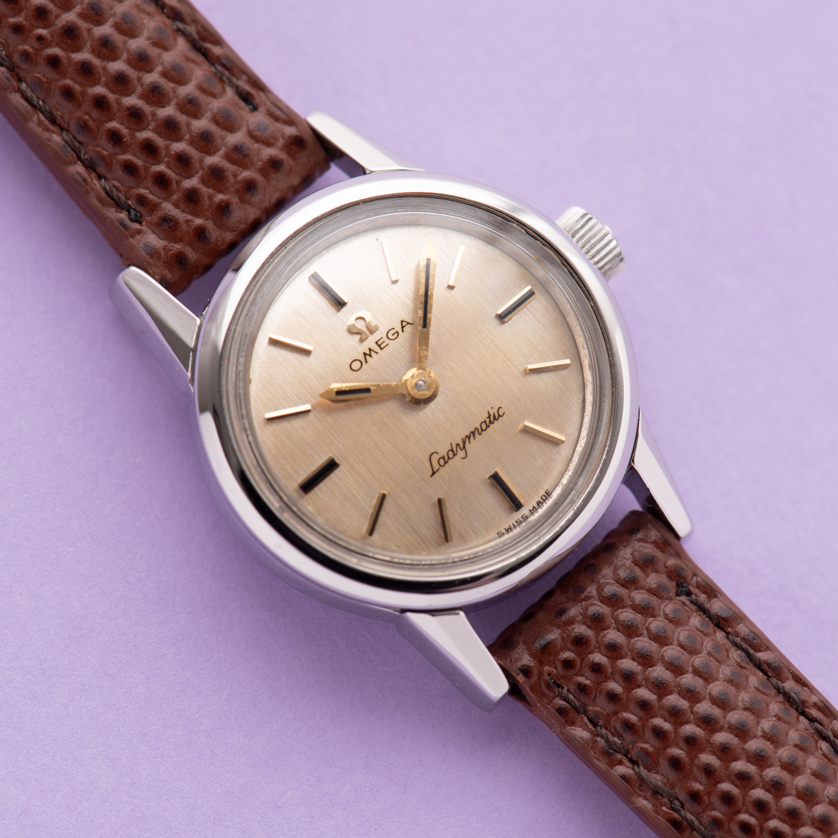 Vue de Omega Ladymatic réf 555001 cal 661 from 1963
