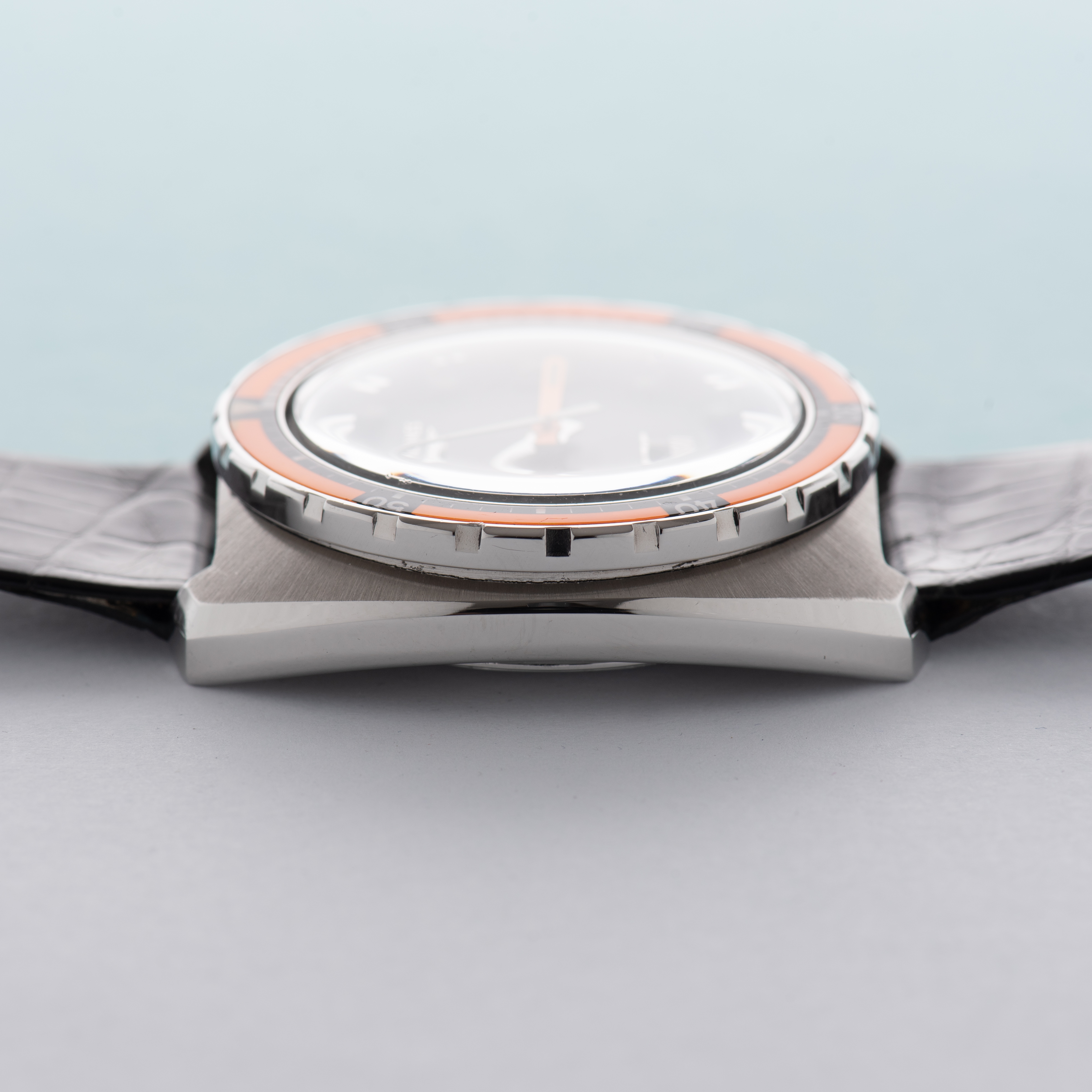 Zicht op Longines Ultronic réf 8484-1 cal 6312