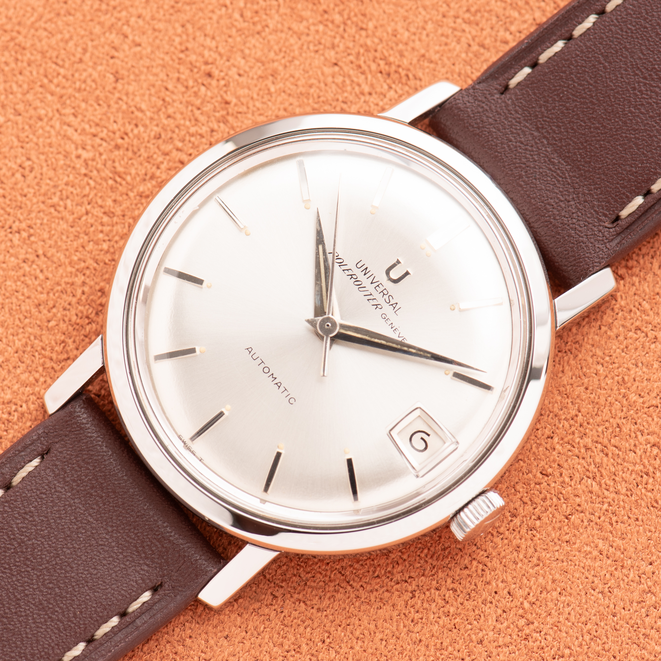 Vue de Universal Genève Polerouter Automatic Micro-Rotor – Réf. 869101/01 – 1965