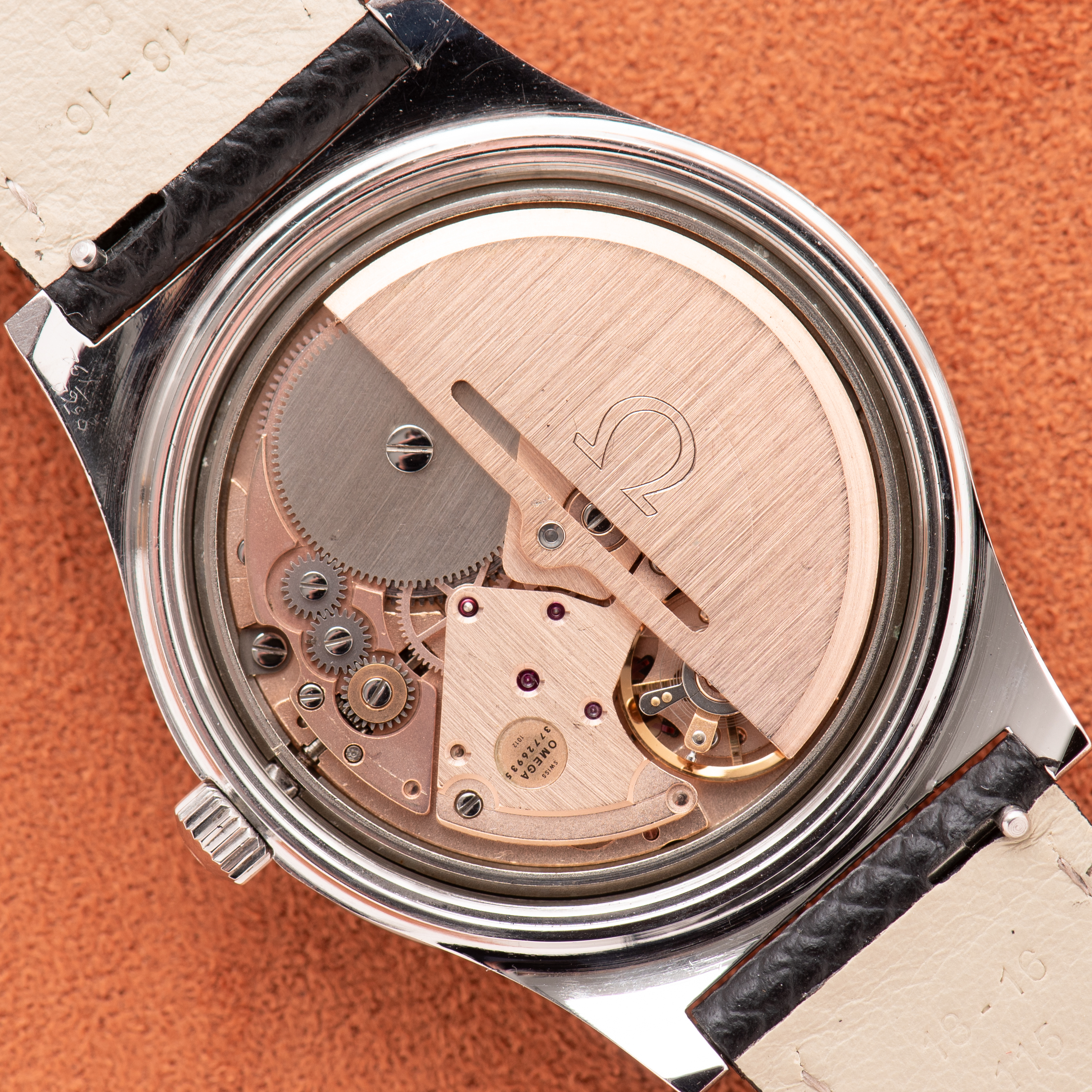 Vue de Omega Genève Date Automatic Cal 1012 Réf 166.0168 from 1973