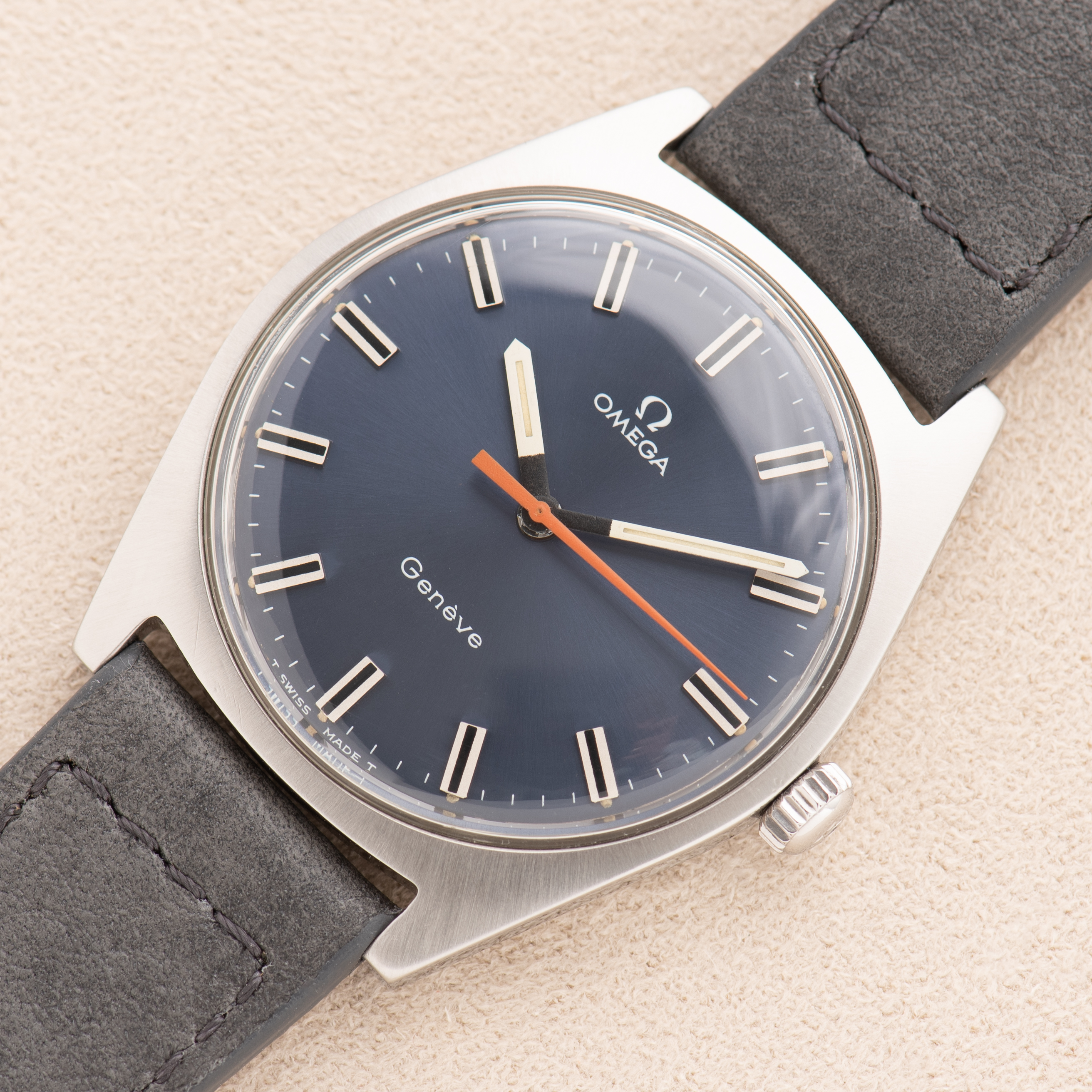 Vue de Omega Genève Blue dial "Ultraman" Réf 135.041 cal 601 from 1969
