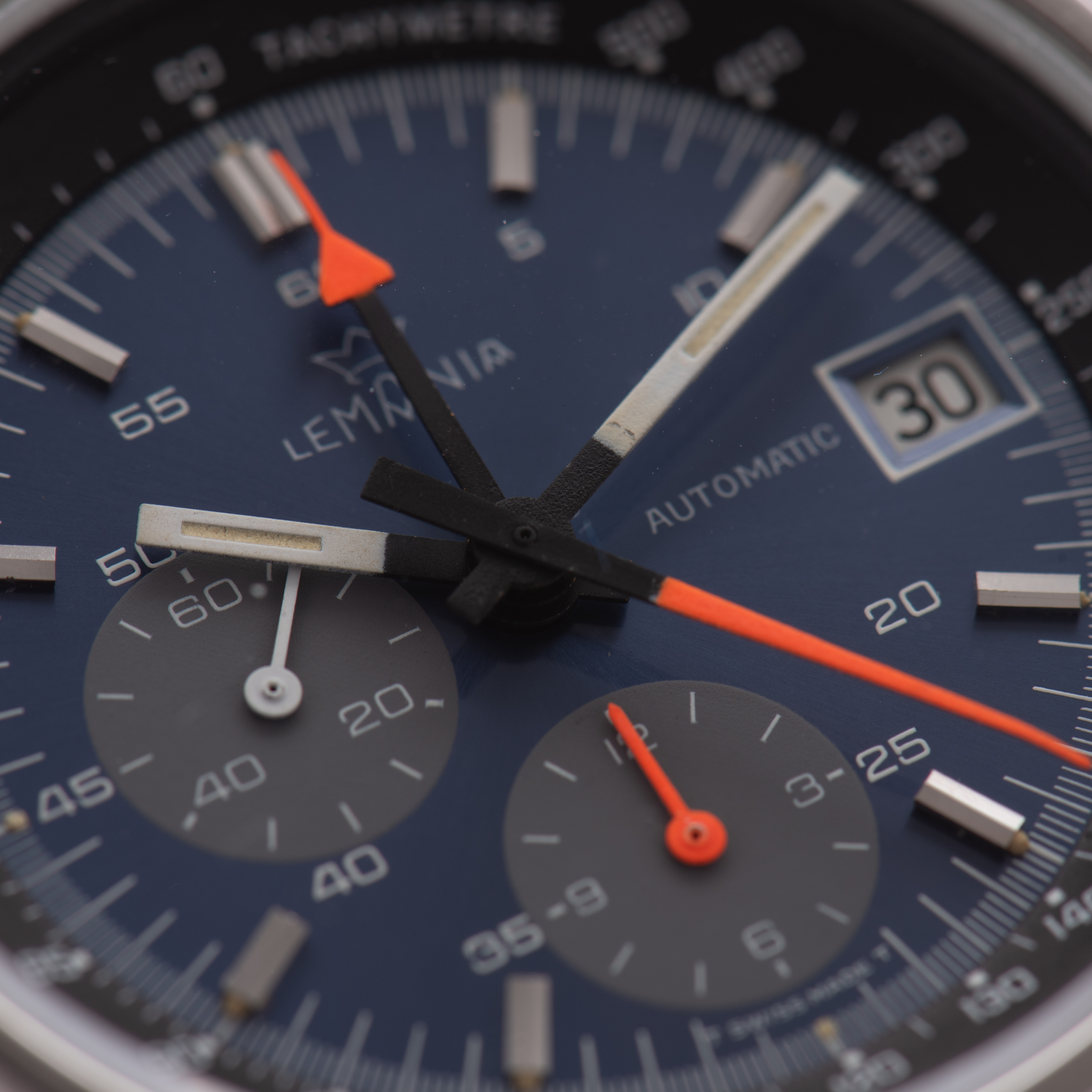 Zicht op Lemania Automatische chronograaf Lemania 1341 uit 1972