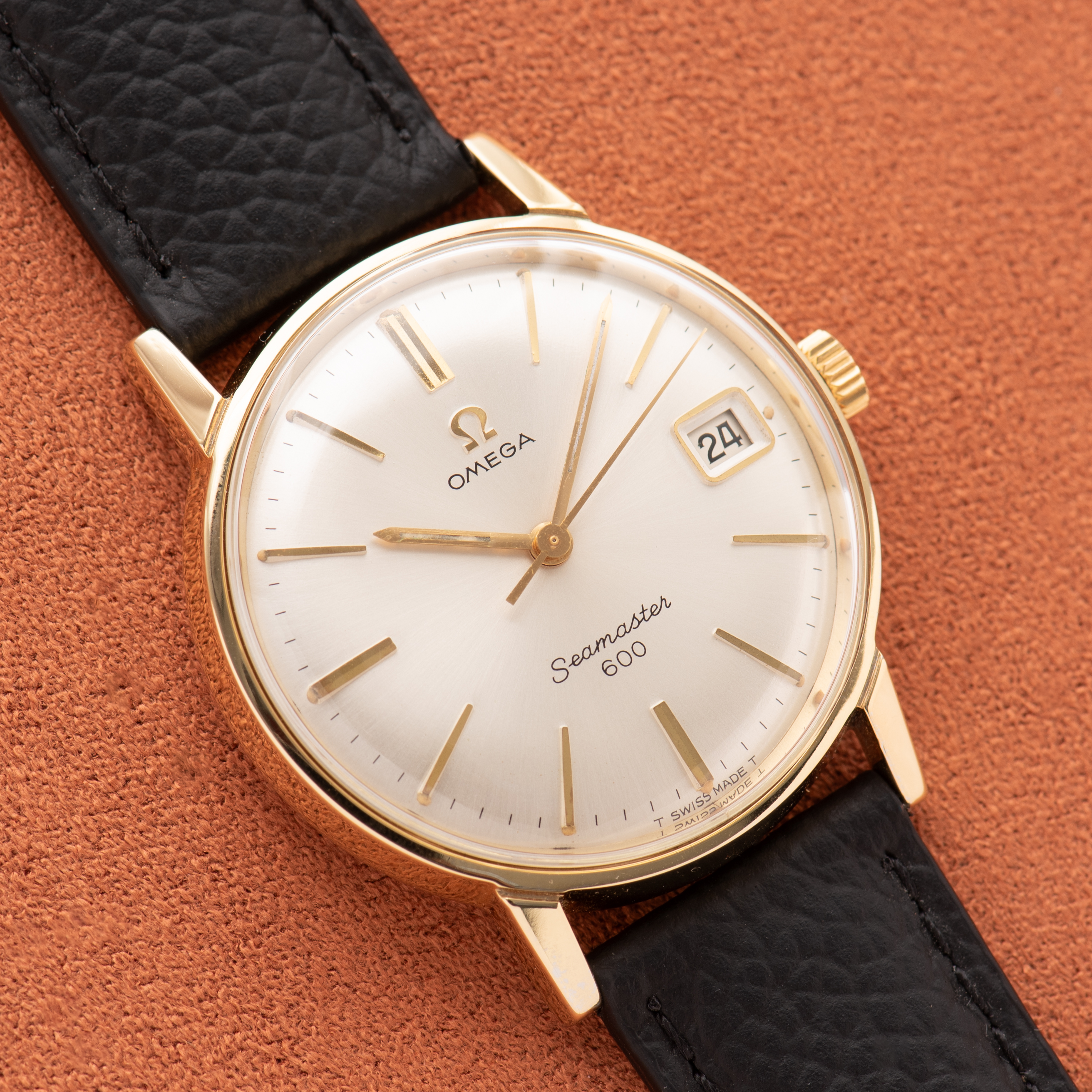 View of Omega Seamaster 600 Goldplated Date Réf 136.011 from 1966