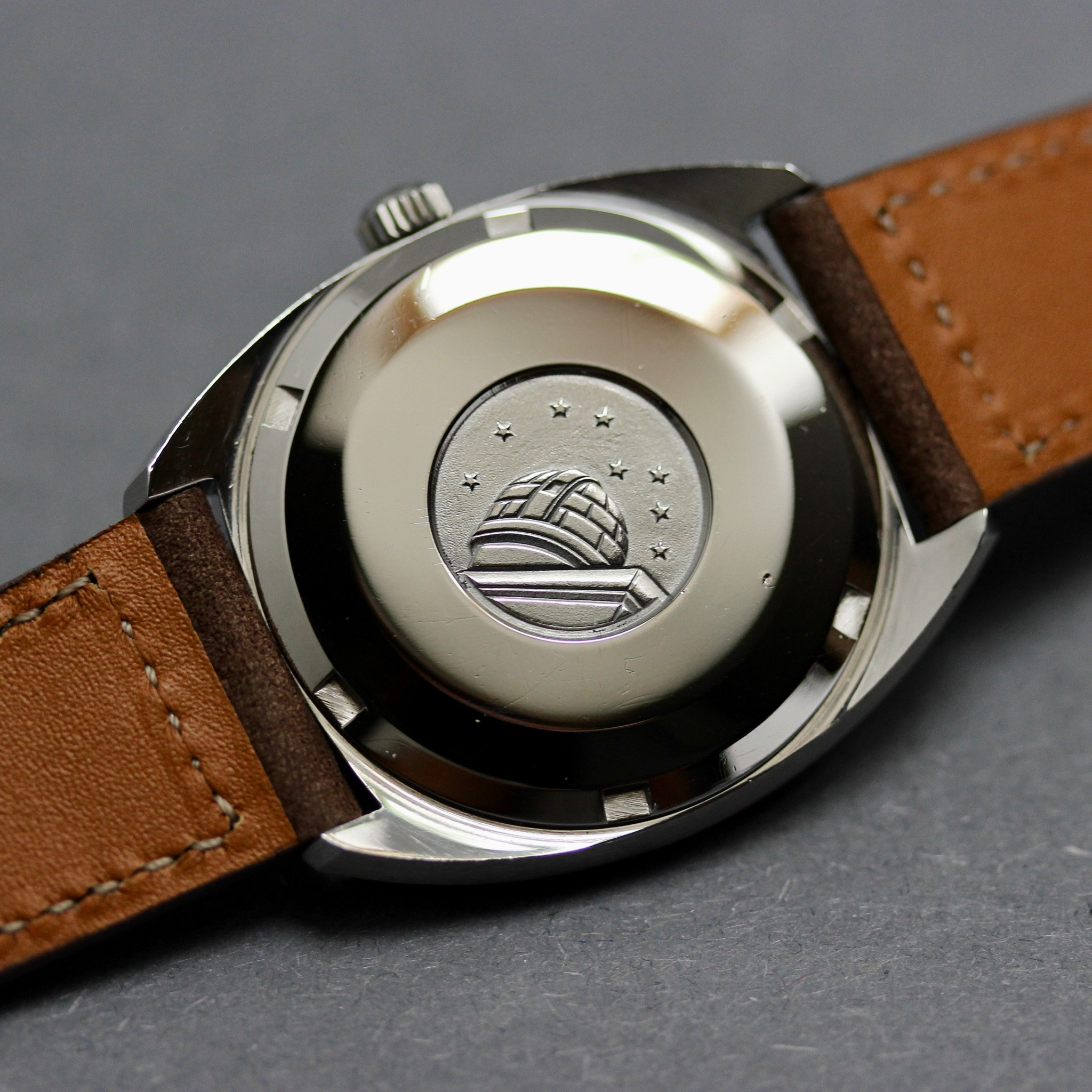 Vue de Omega Automatic Chronometer Officially Certified Constellation réf 168.017SP