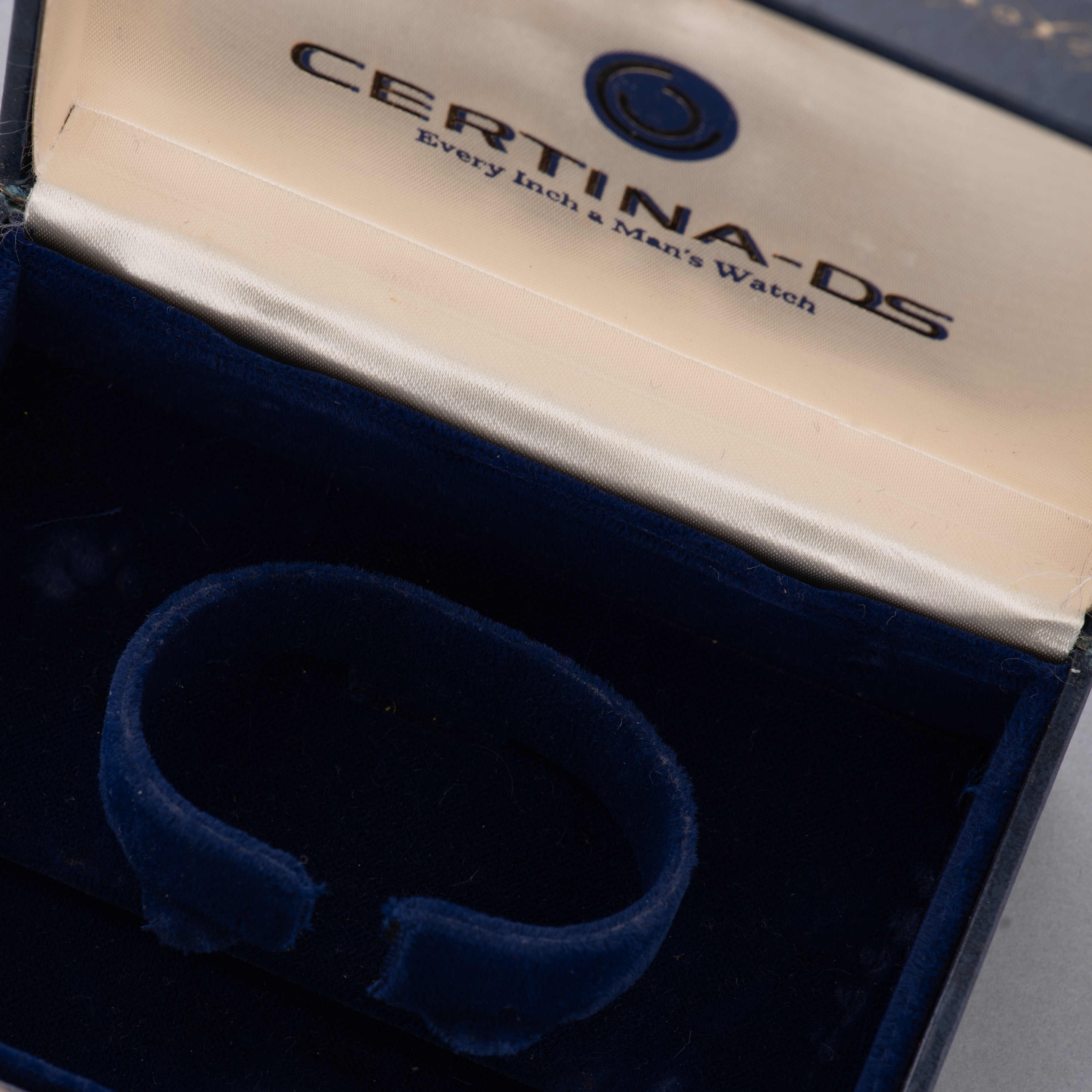 Vue de Certina Automatic DS 288 réf 346825 cal 25-681