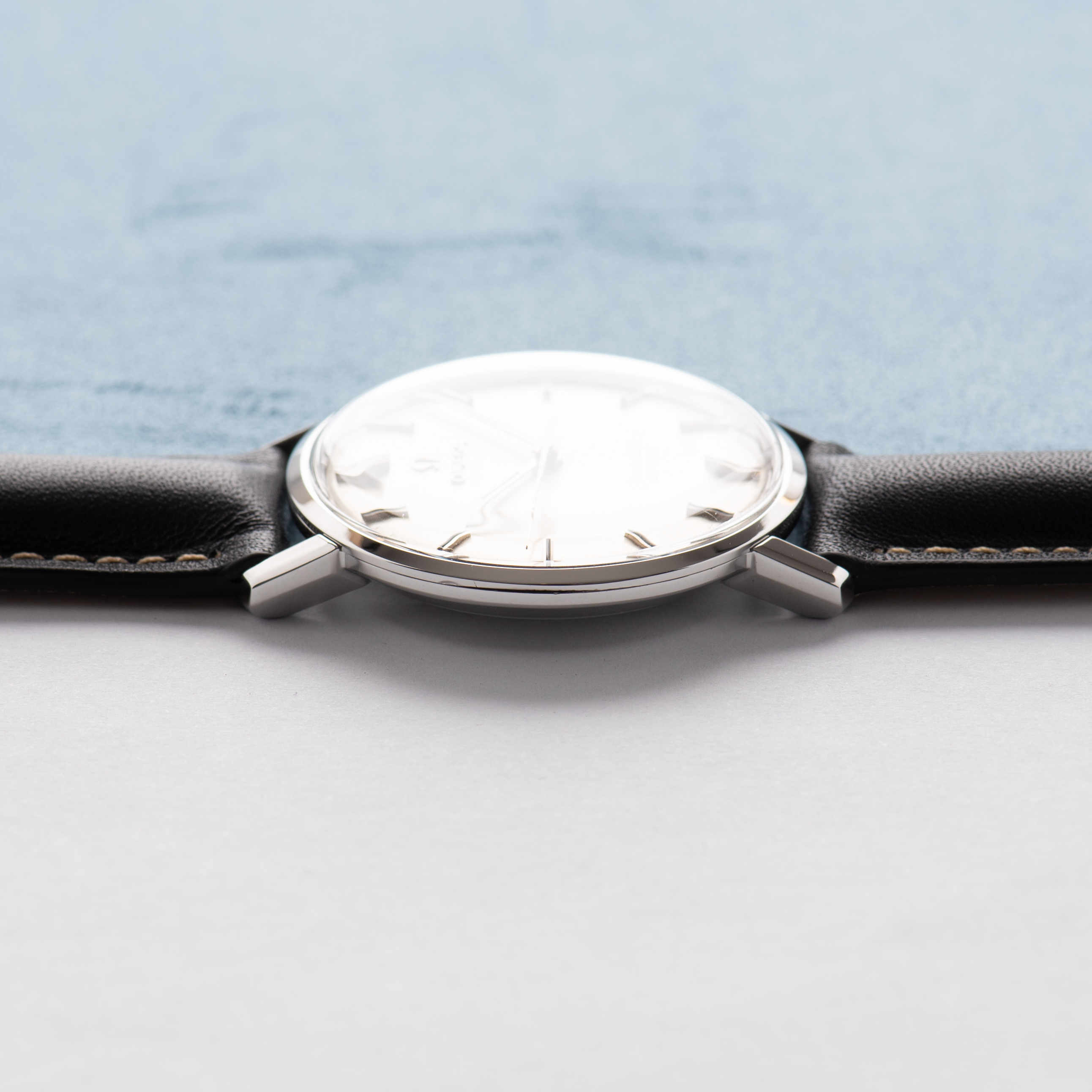 View of Omega Seamaster De Ville Automatic – Ref. 165.020 – 1965