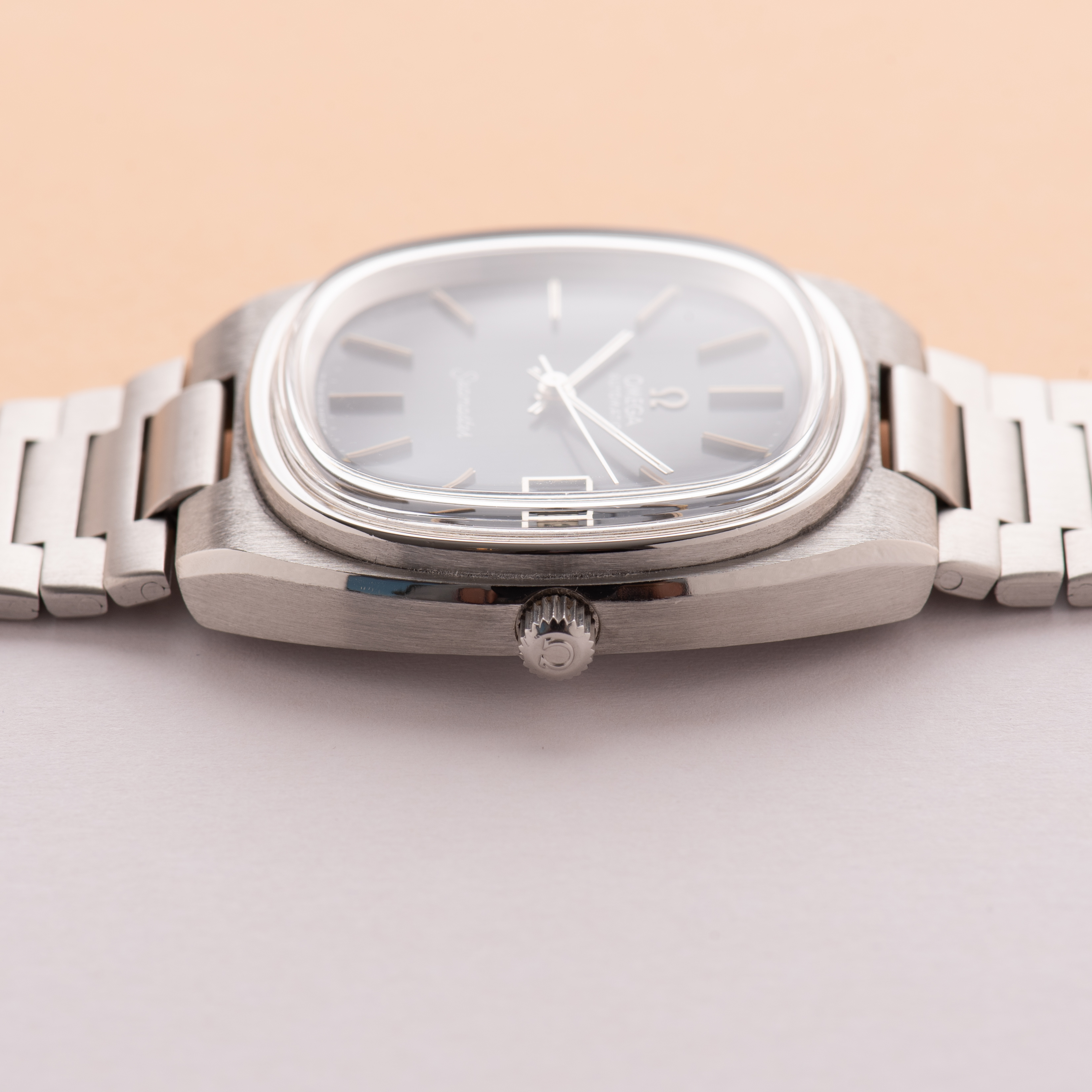 View of Omega Seamaster Automatic from 1977 réf 166.0207