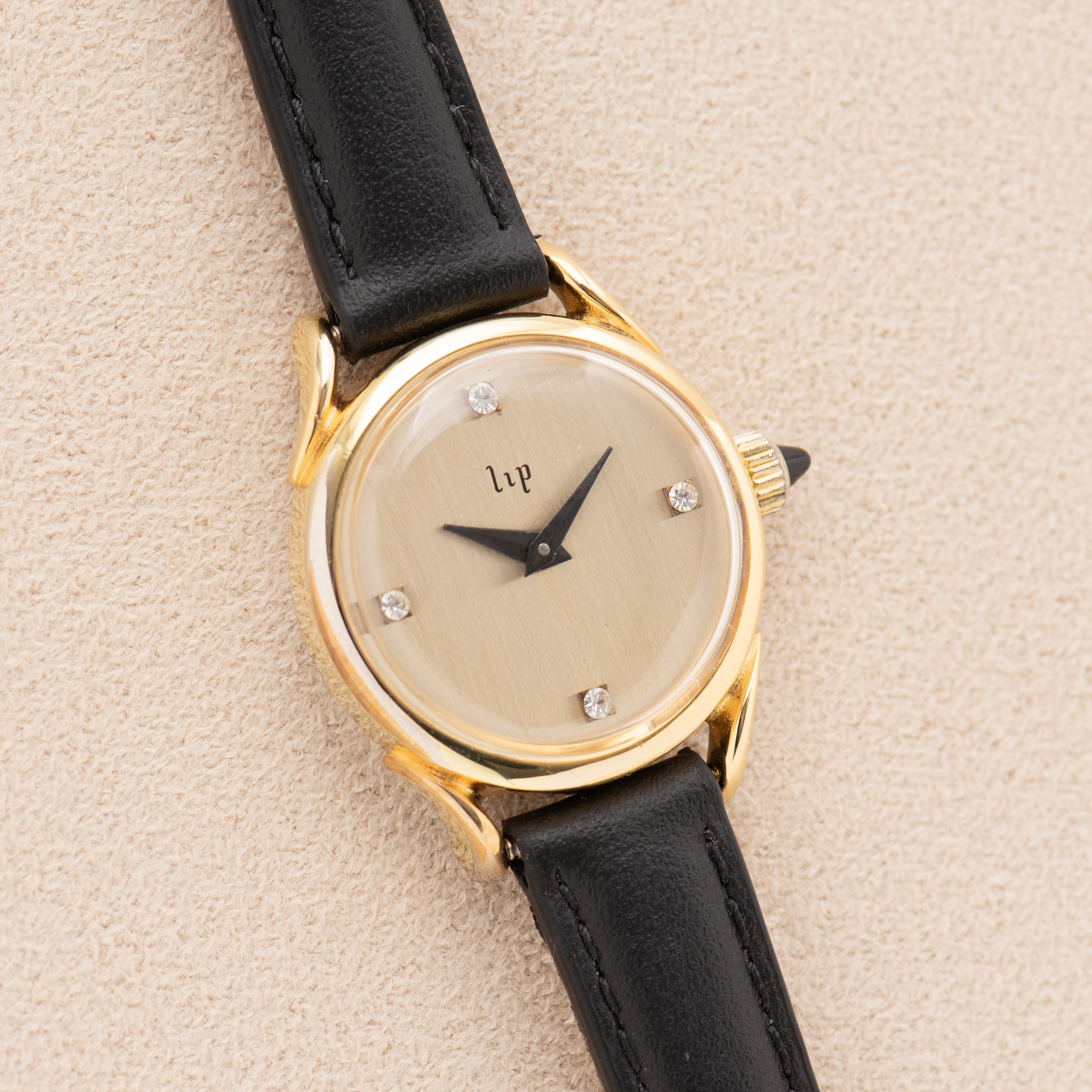 View of GoldPlated Mechanical Lip Shining Index