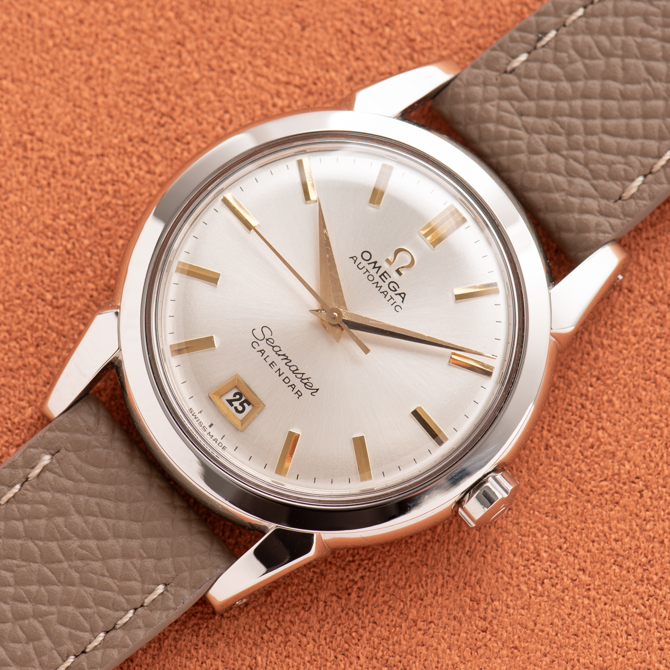 View of Omega Automatic Seamaster Calendar Ref 2627-5SC from 1954 with original box