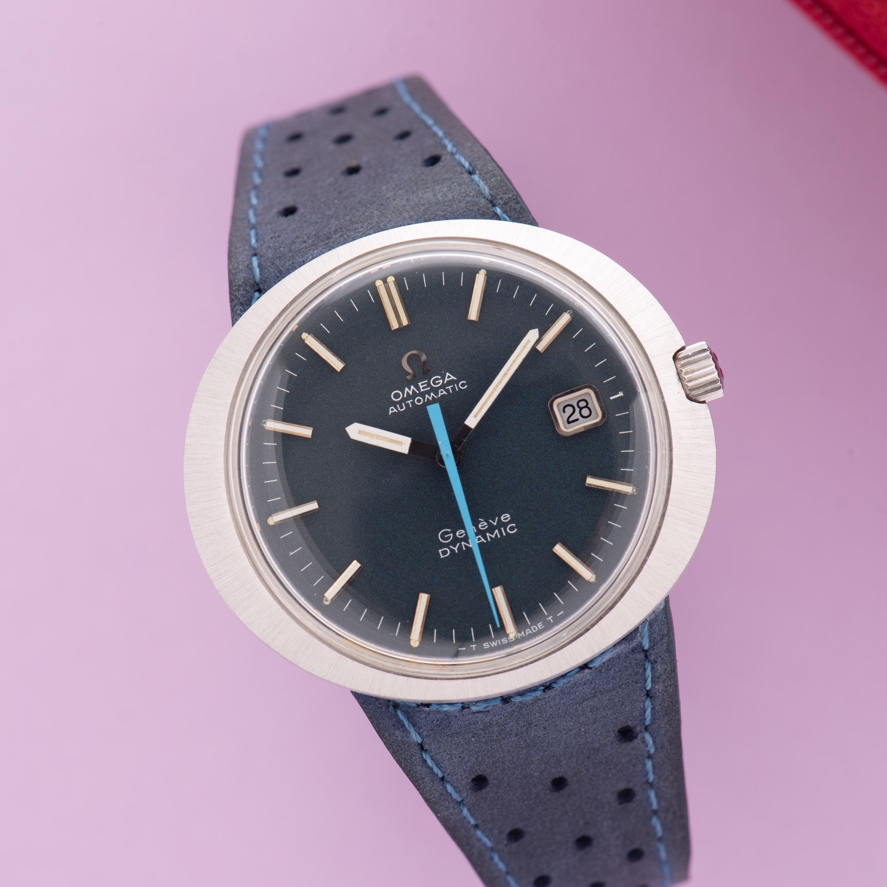 Vue de Omega Genève Dynamic Automatic Blue Dial from 1969 Réf 166.039 cal 565
