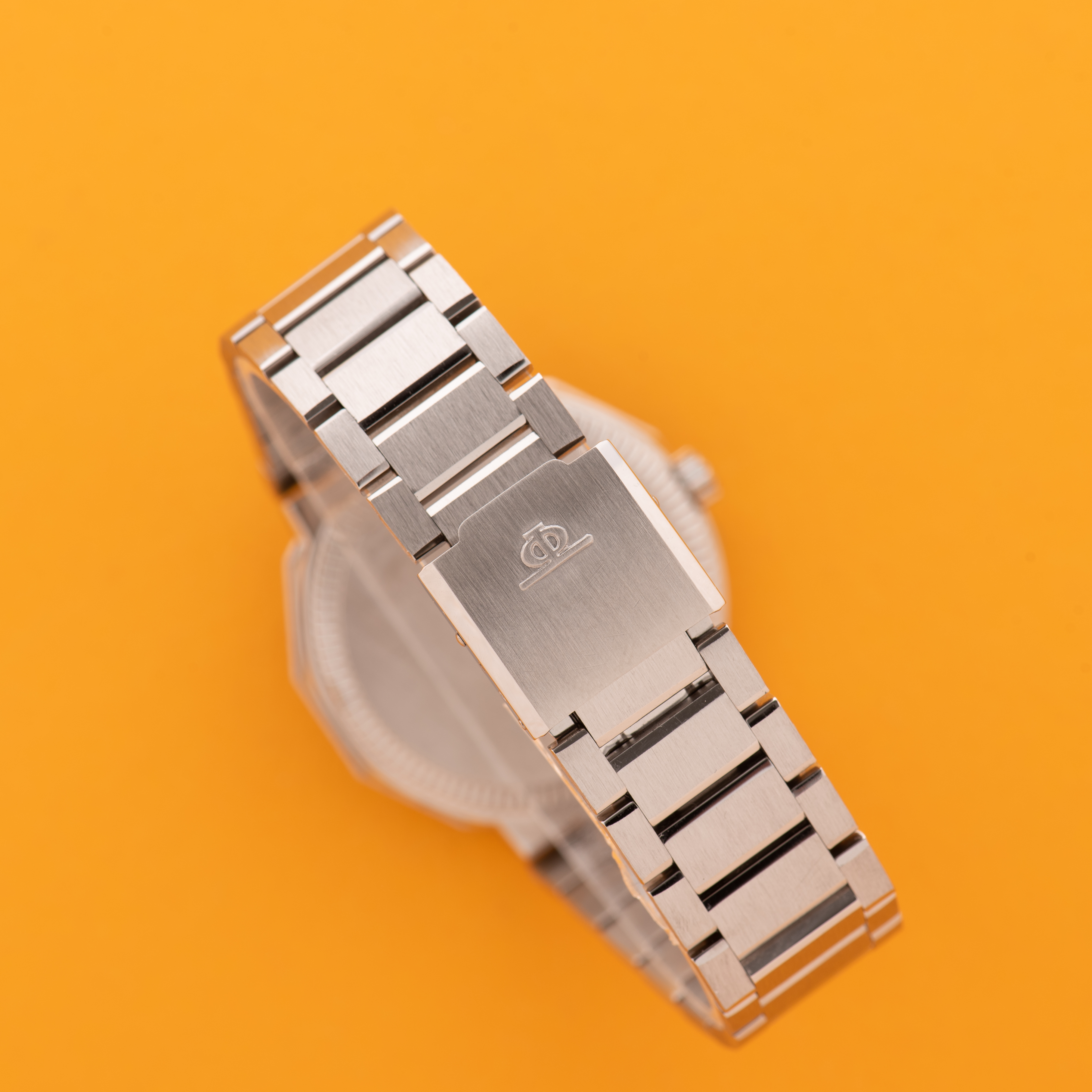 Zicht op Baume & Mercier Genève Riviera 100m Ref 4002