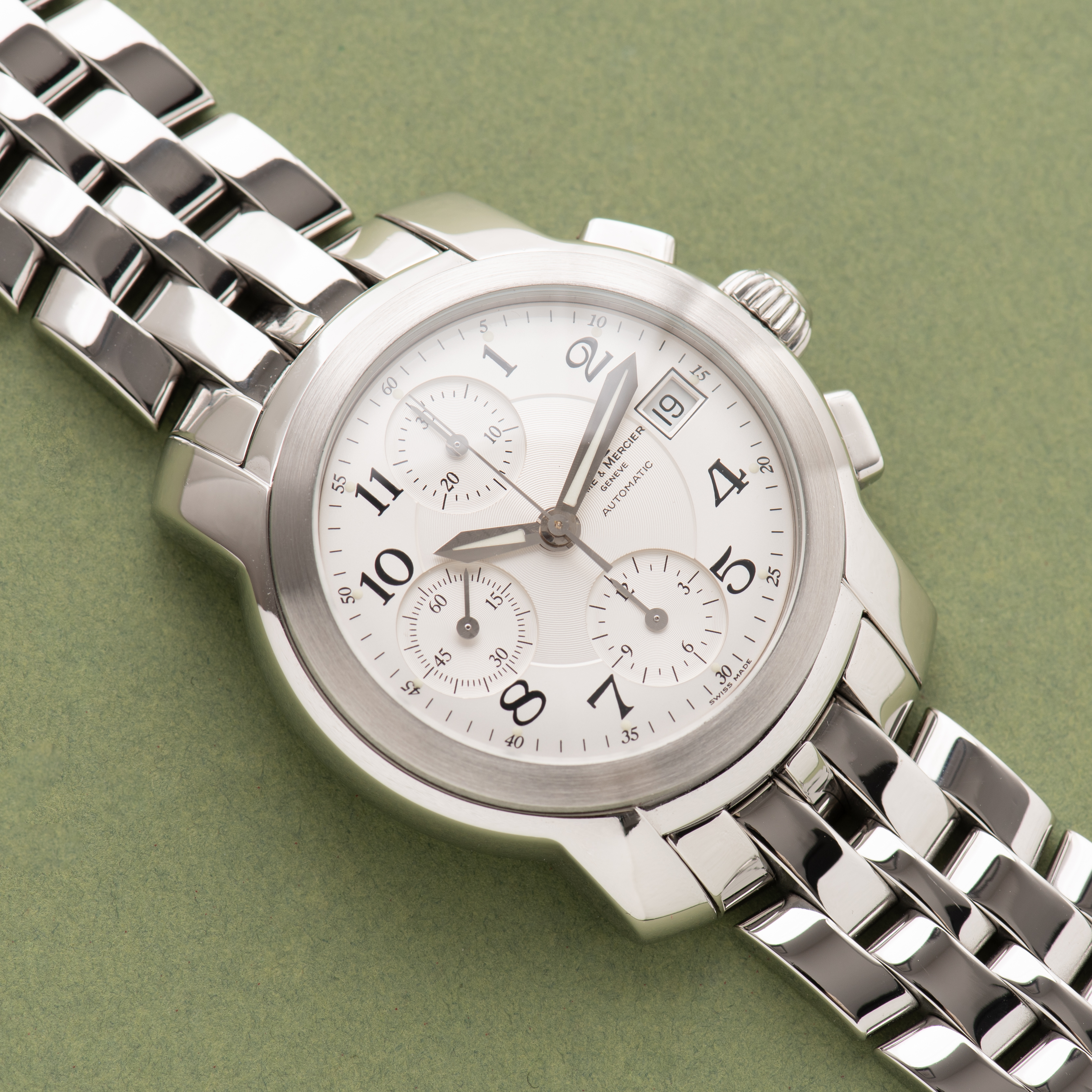 View of Baume & Mercier Genève Capeland Chronograph White dial Valjoux 7750