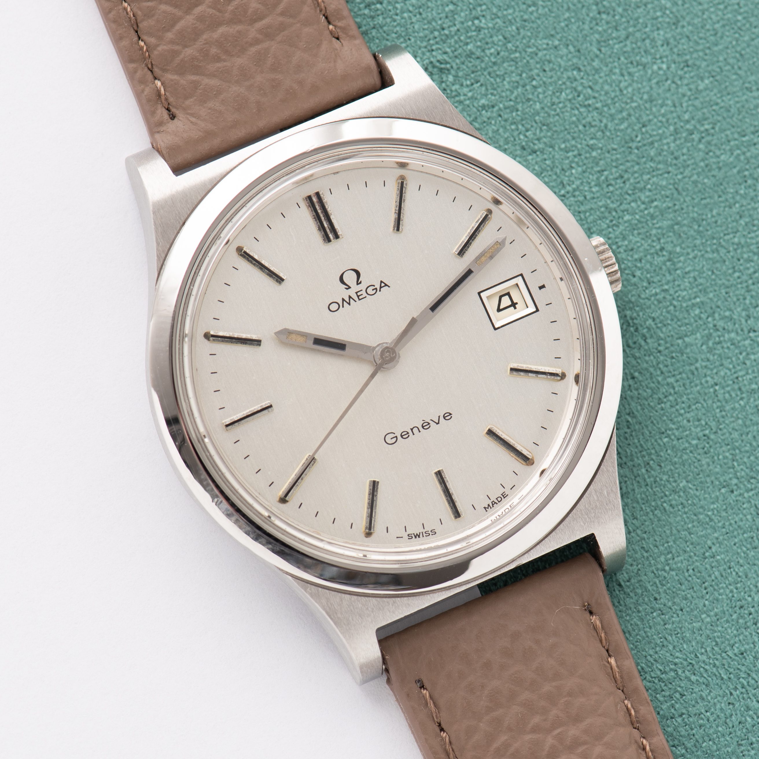 Vue de Omega Genève Date Cal 1030 Réf 136.0102 from 1975