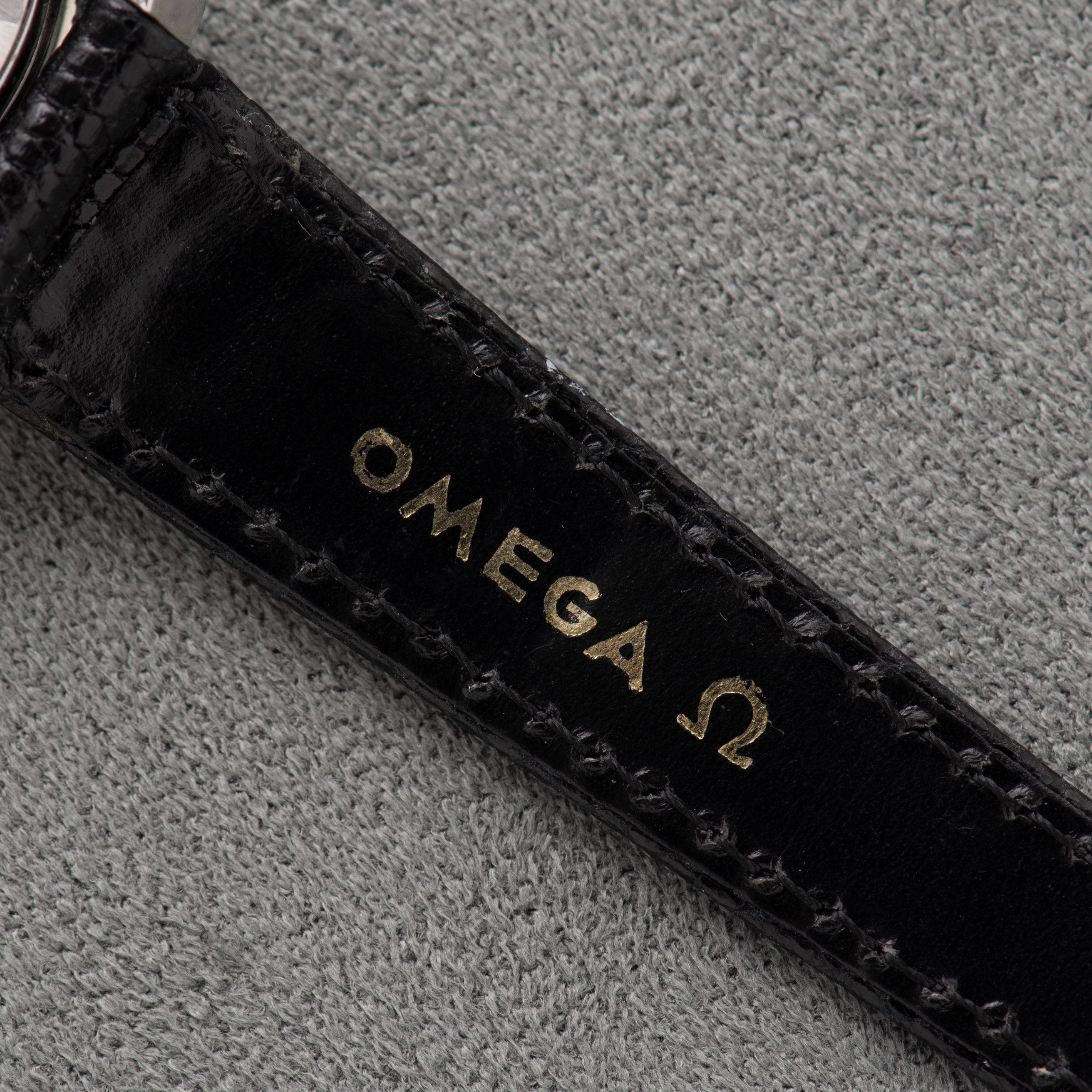View of Omega Automatic Seamaster 60m/200 ft réf 566.024 New Old Stock from 1969