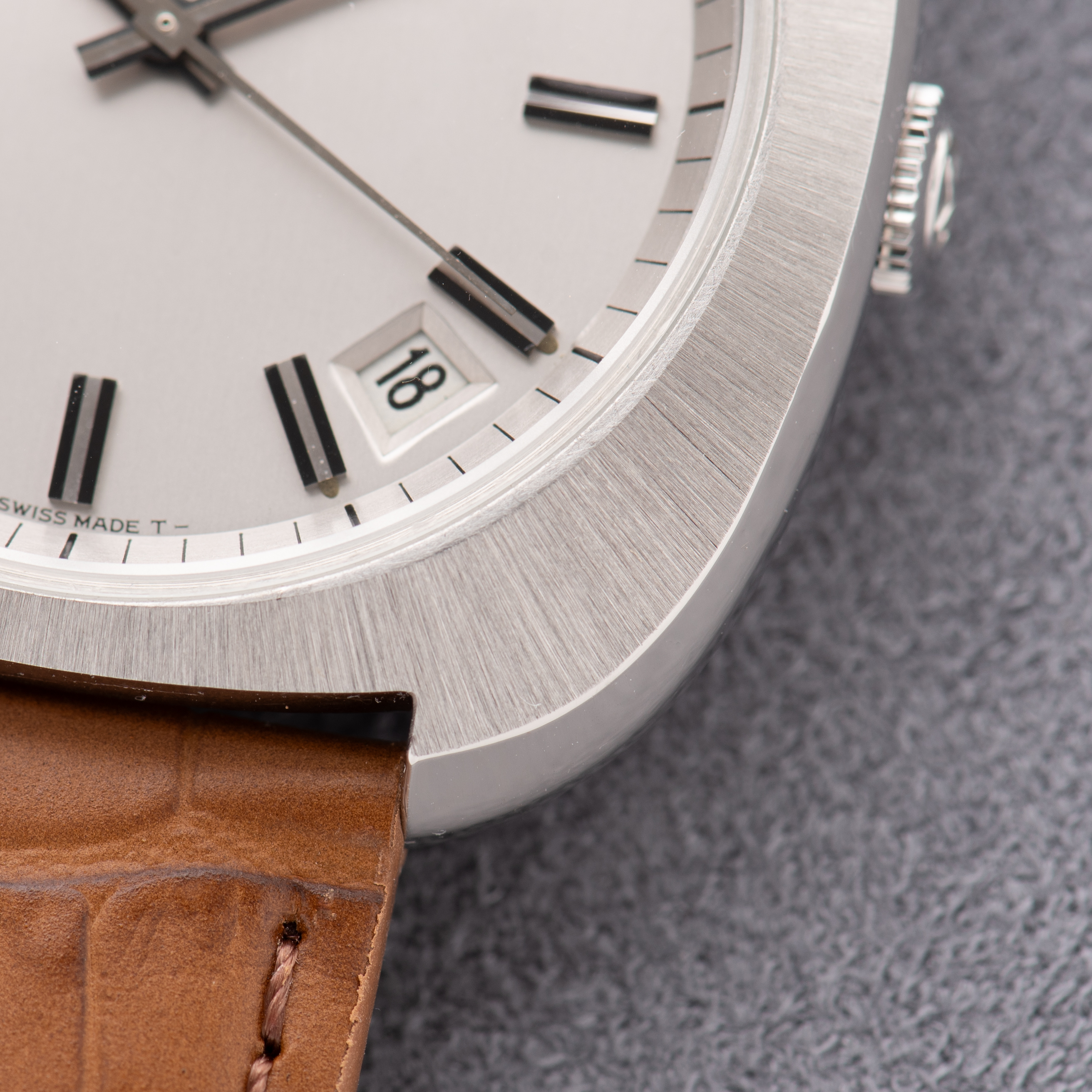 Vue de Zenith Surf Automatic 28800 Alt. réf 01.1250.380 cal 2552