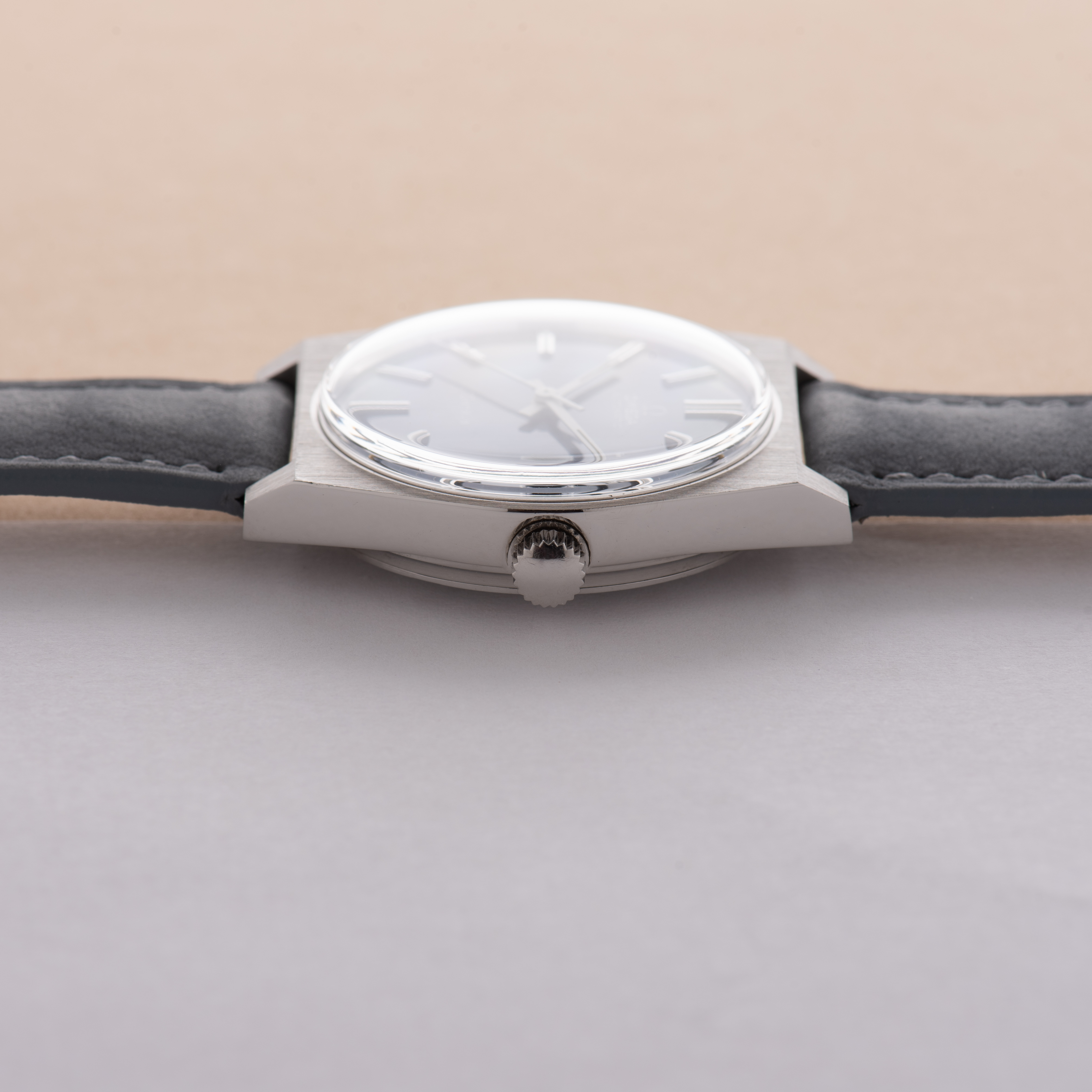 Vue de Omega Automatic Genève blue dial réf 1660118 cal 1481