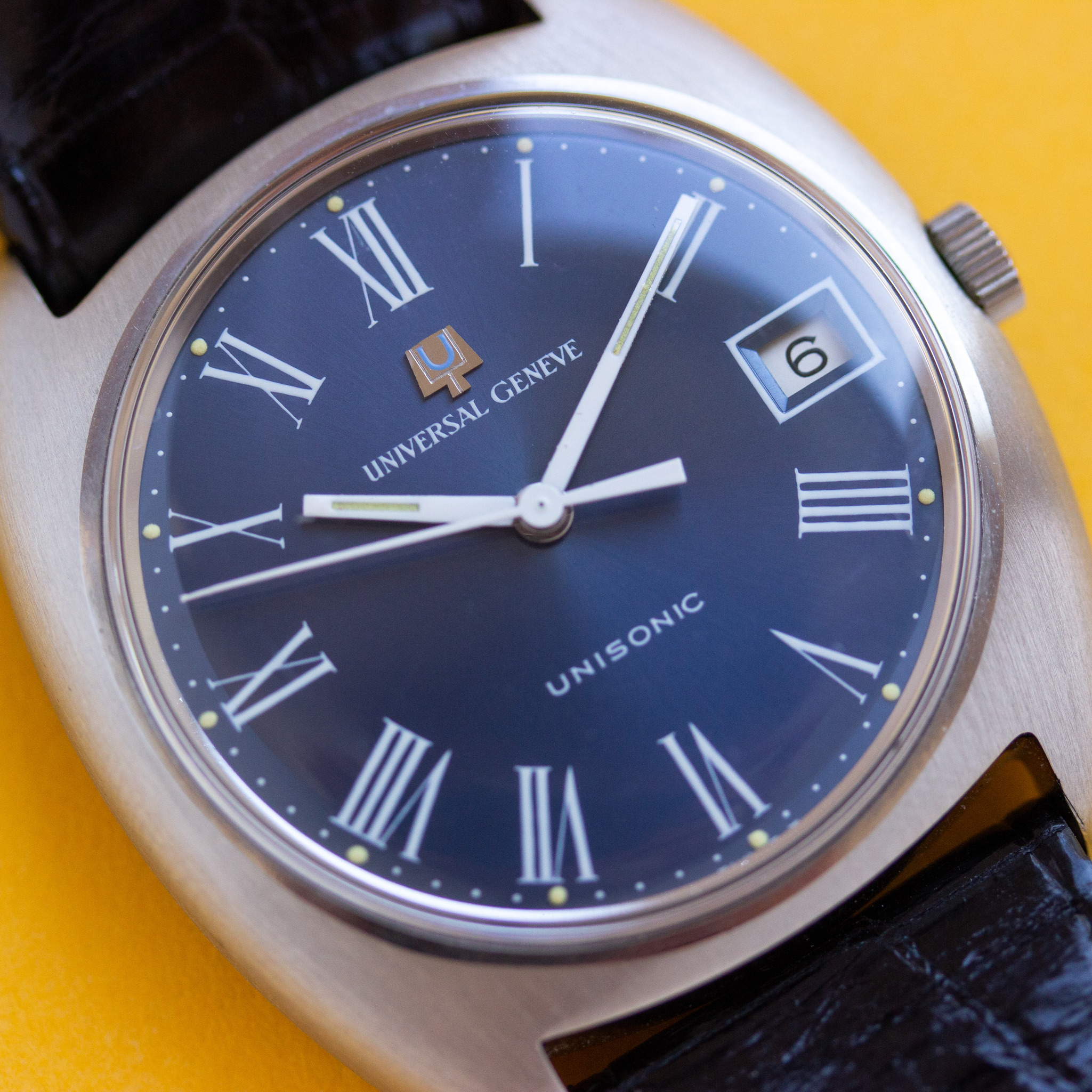 View of Universal Geneva Unisonic ref 852101 cal 1-52 New Old Stock