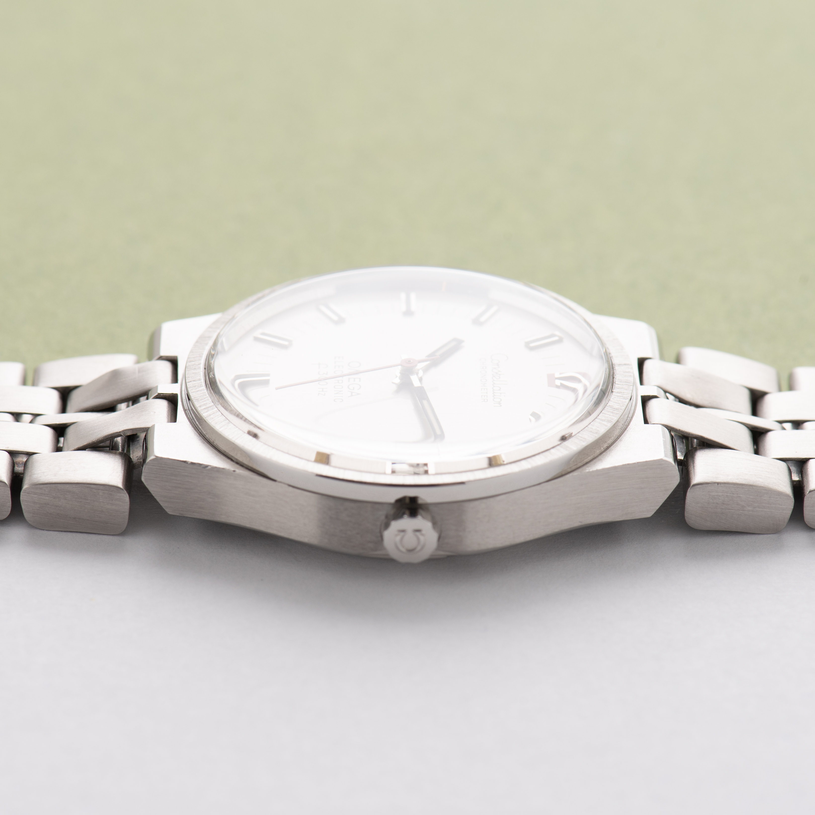 Vue de Omega Constellation Chronometer Electronic F300Hz from 1970 Réf 198.0006