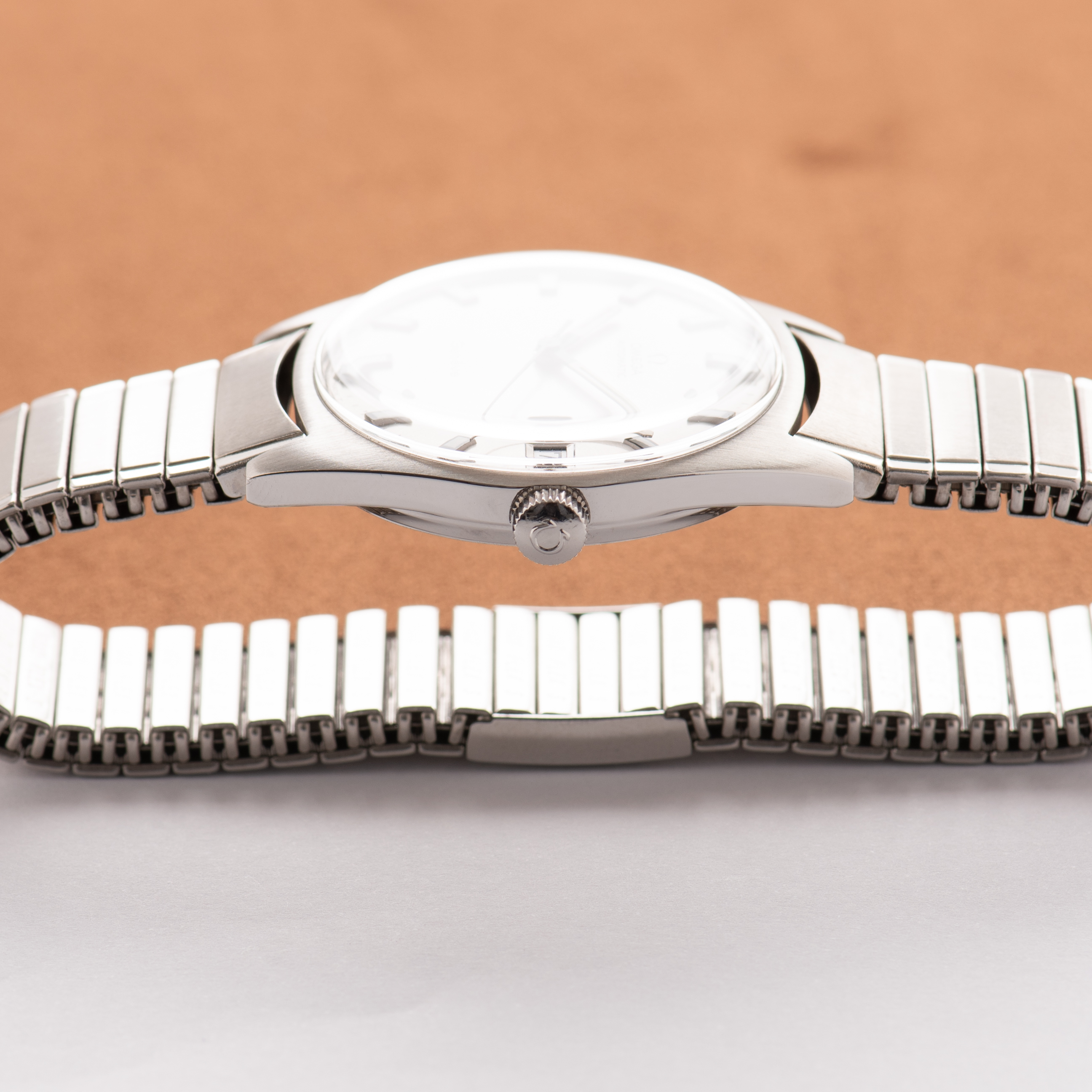 Vue de Omega Automatic Genève Silver Dial/ White Index réf 166.041 from 1968