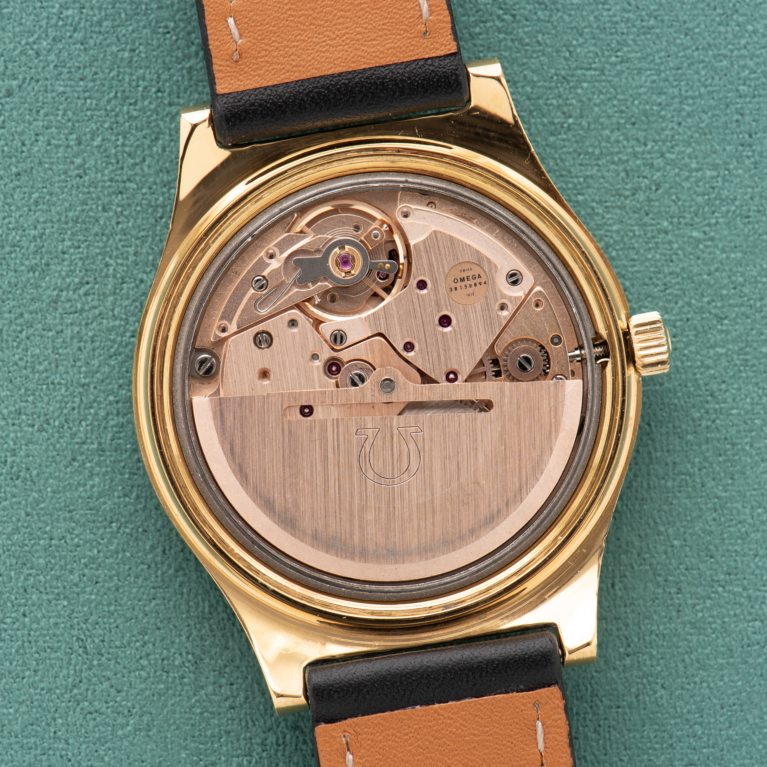 Vue de Omega Genève Automatique Date Réf 166.0168 from 1974