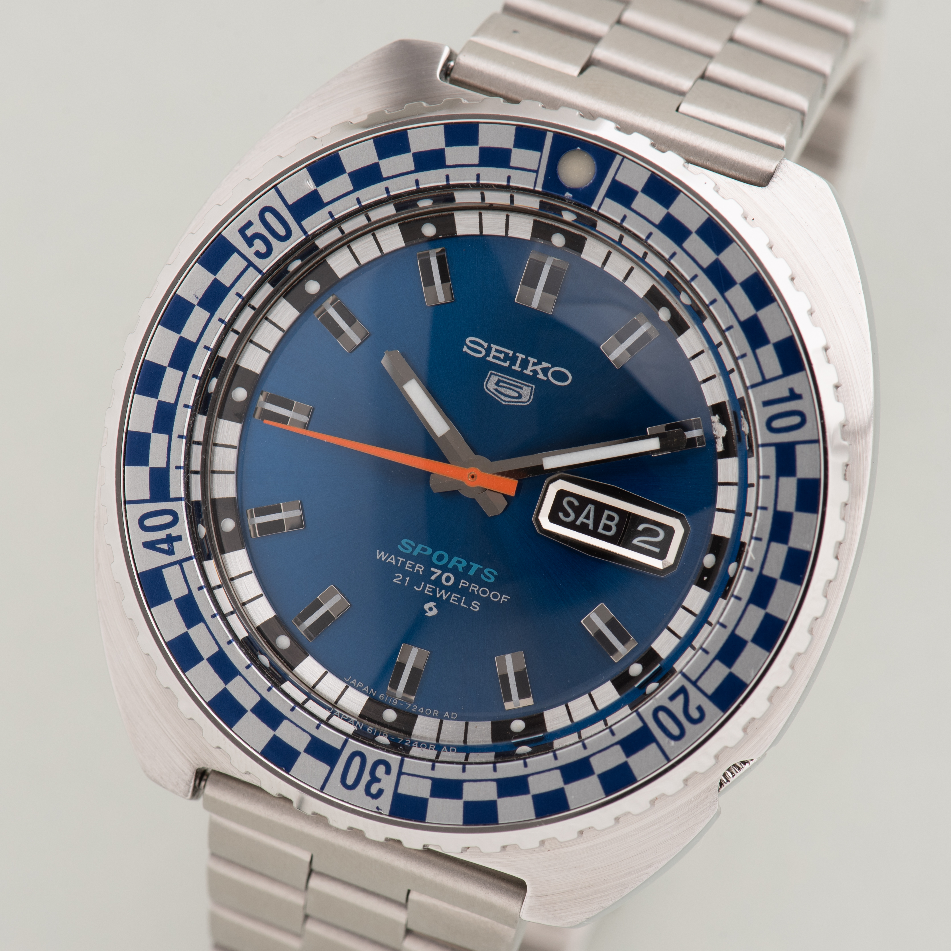 Vue de Seiko 5 Sports water 70 proof 21 Jewels réf 6119-7173