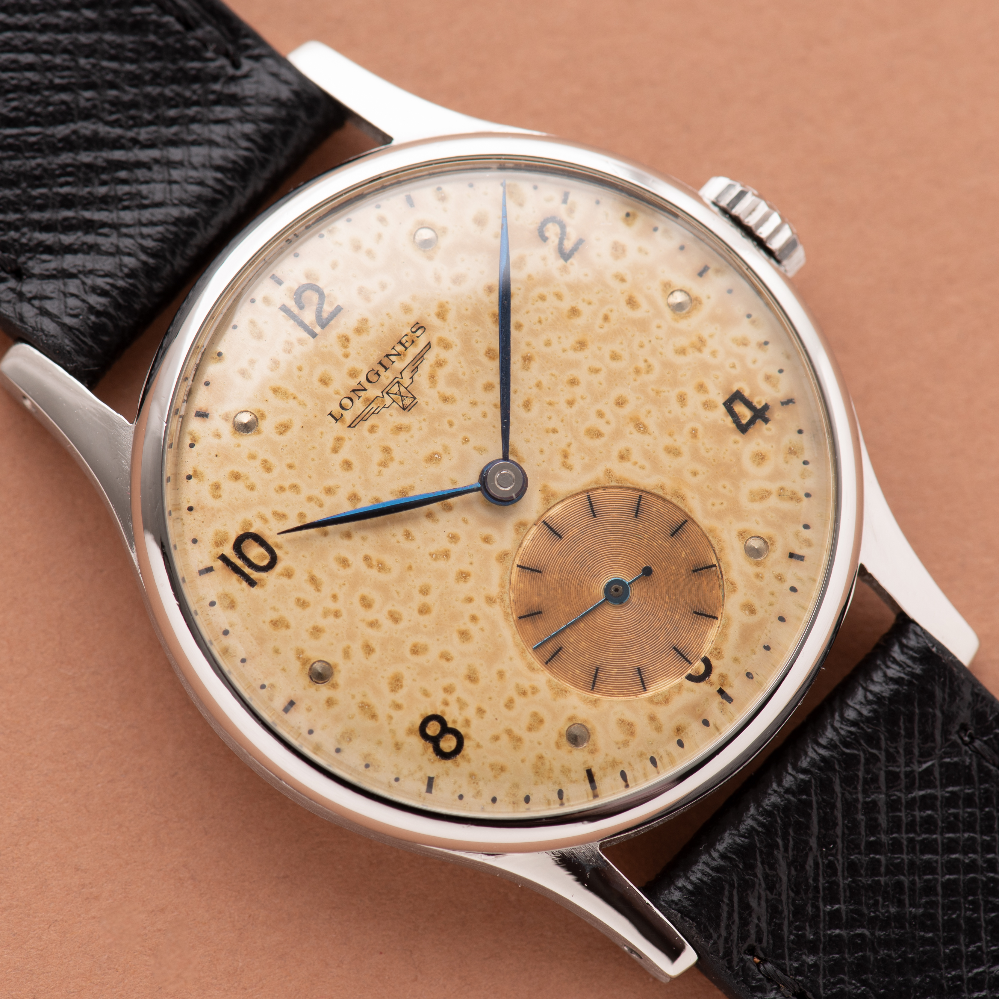 Vue de Longines mécanique "leopard" patina dial réf 5349943 cal 1268z