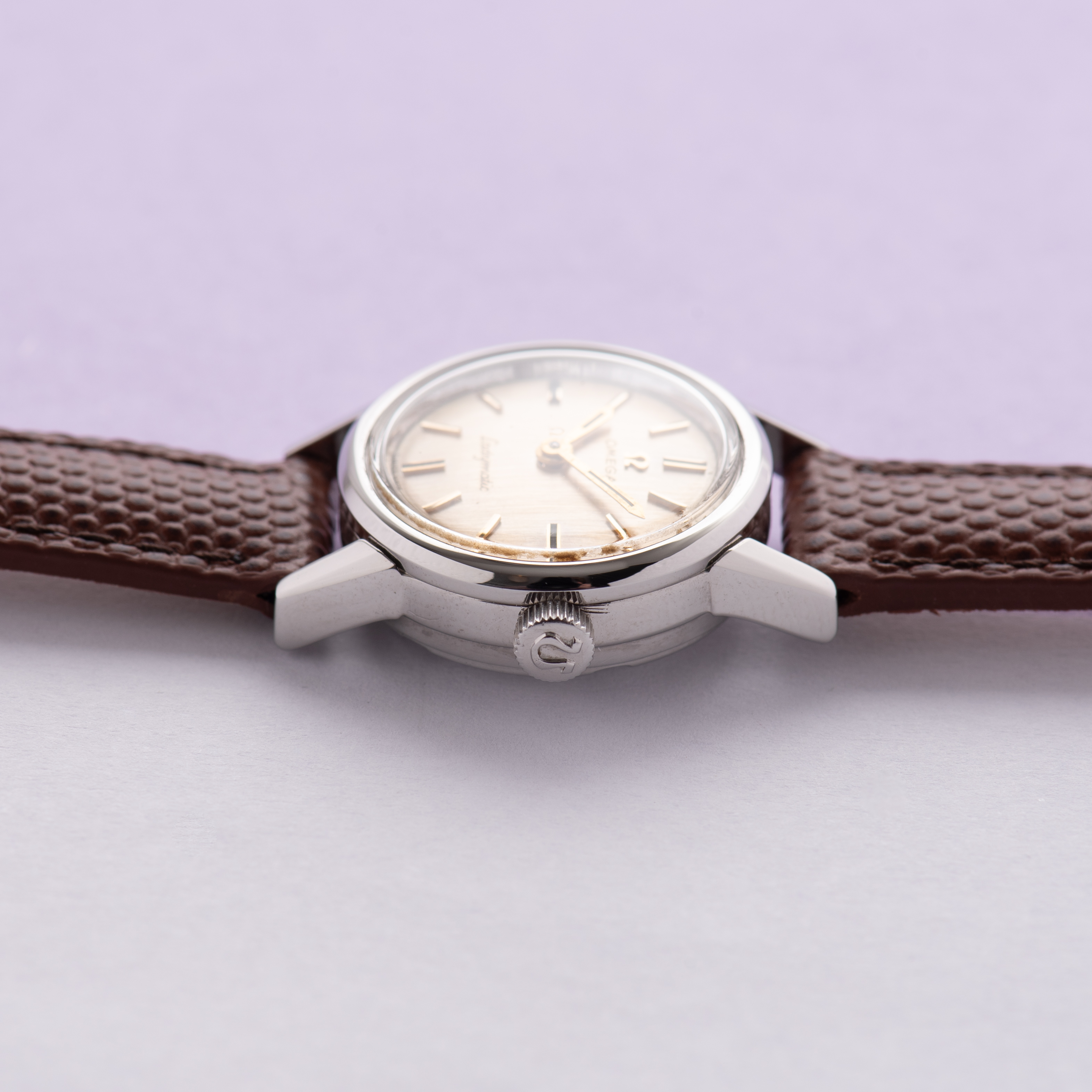 Vue de Omega Ladymatic réf 555001 cal 661 from 1963