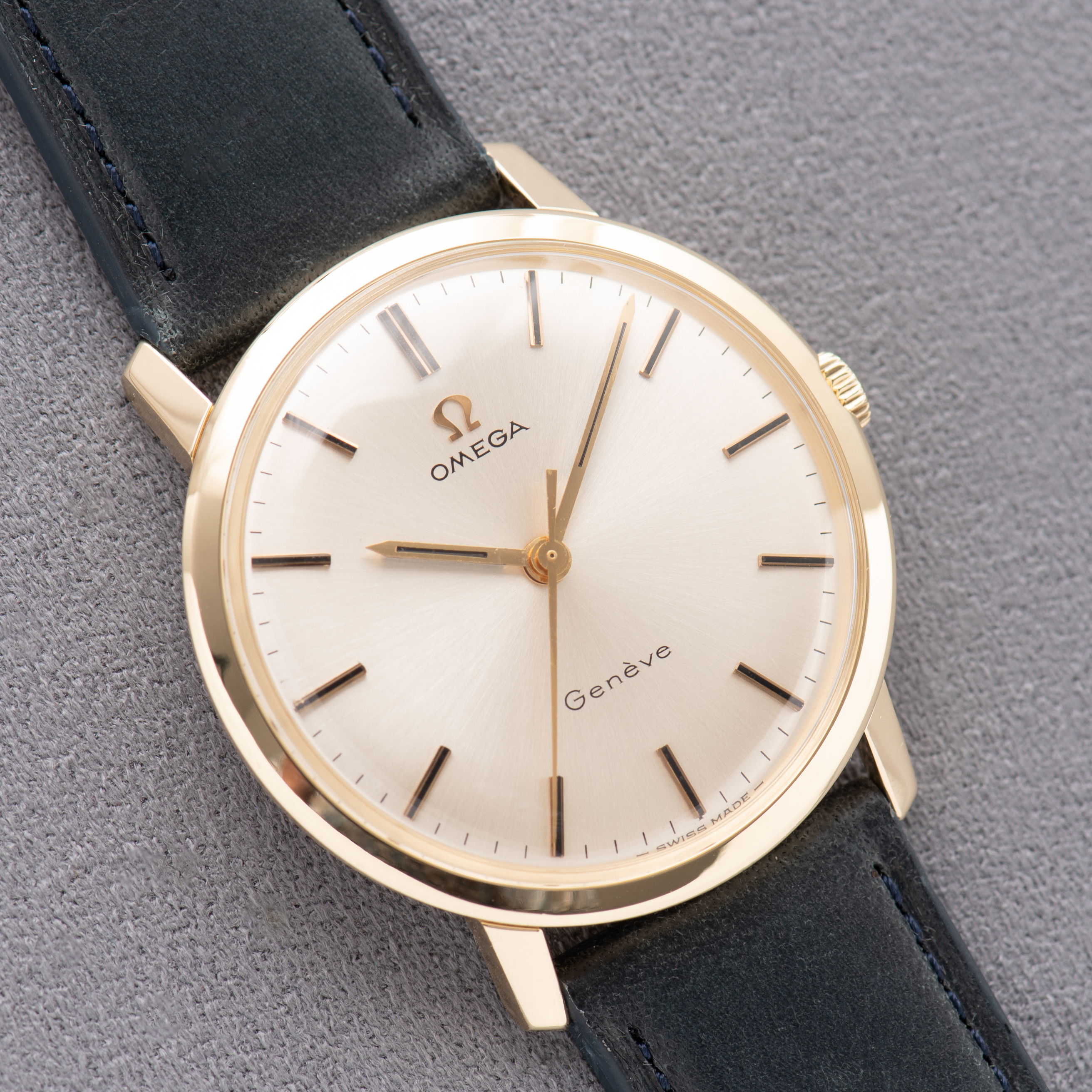 Vue de Omega Genève Dress Watch 14K Yellow Gold Réf 131.021SP from 1968