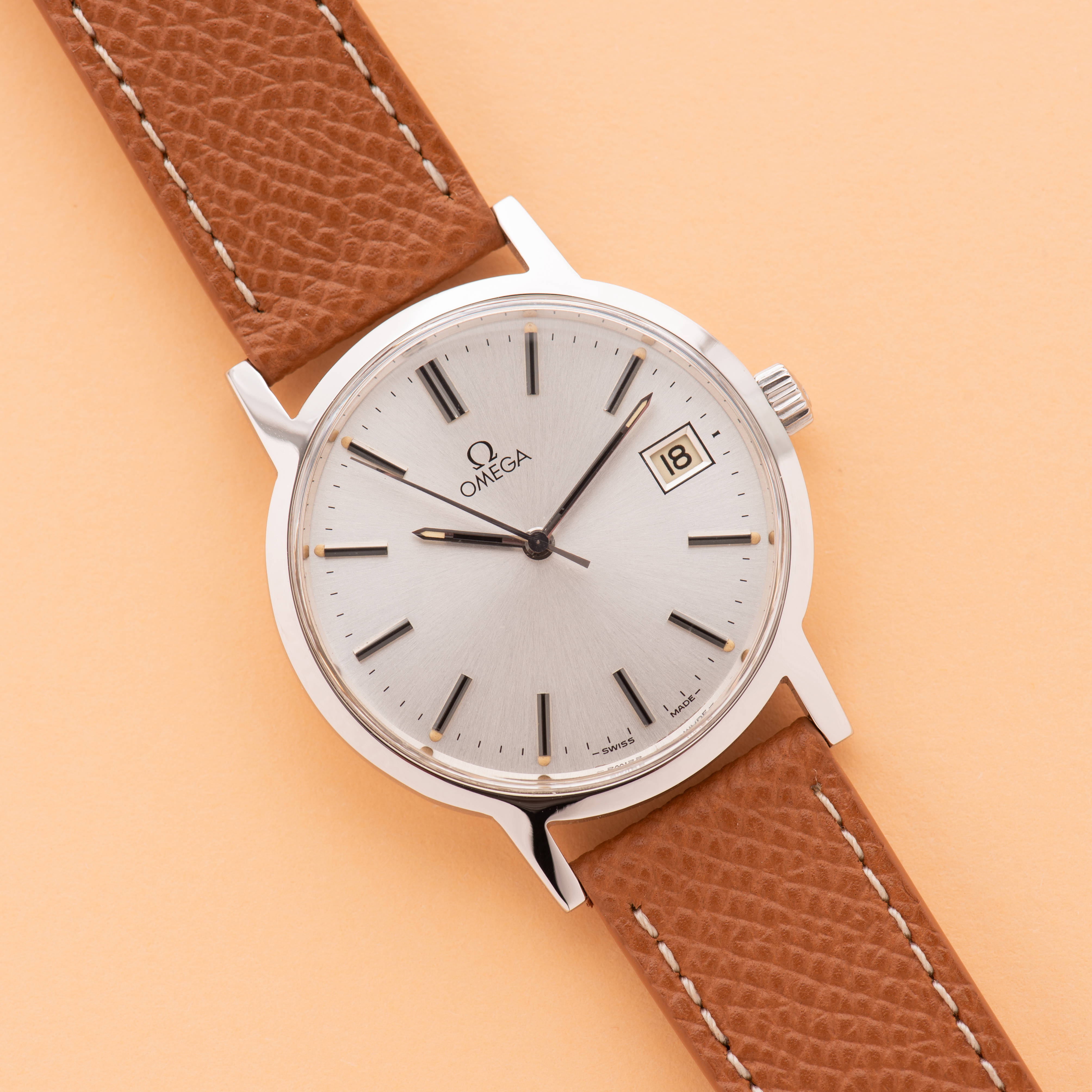 Vue de Omega Genève Date Silver dial réf 136.0104 from 1978