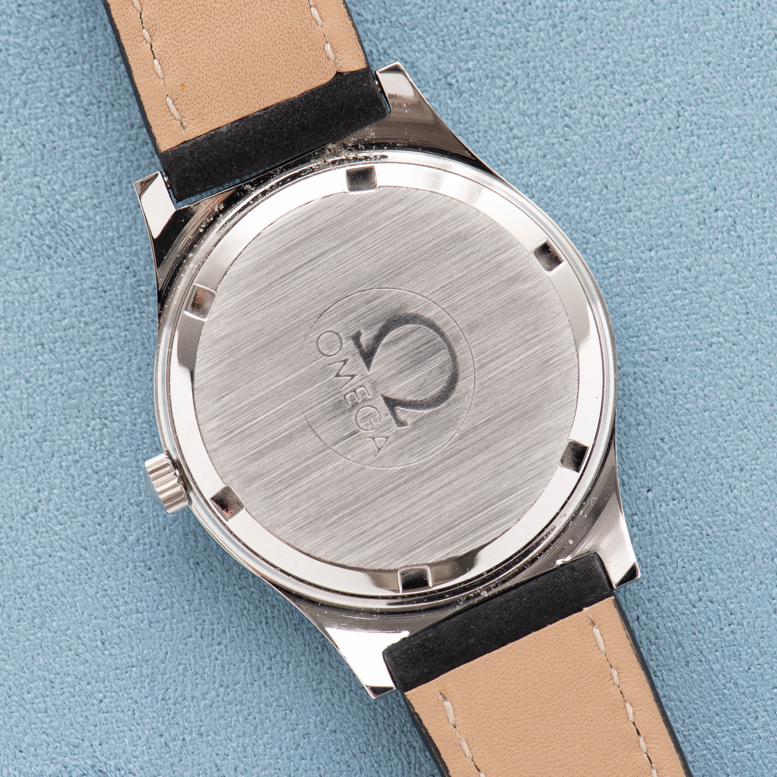 Vue de Omega Genève Date Blue Dial Cal 1030 Réf 136.0102 from 1975
