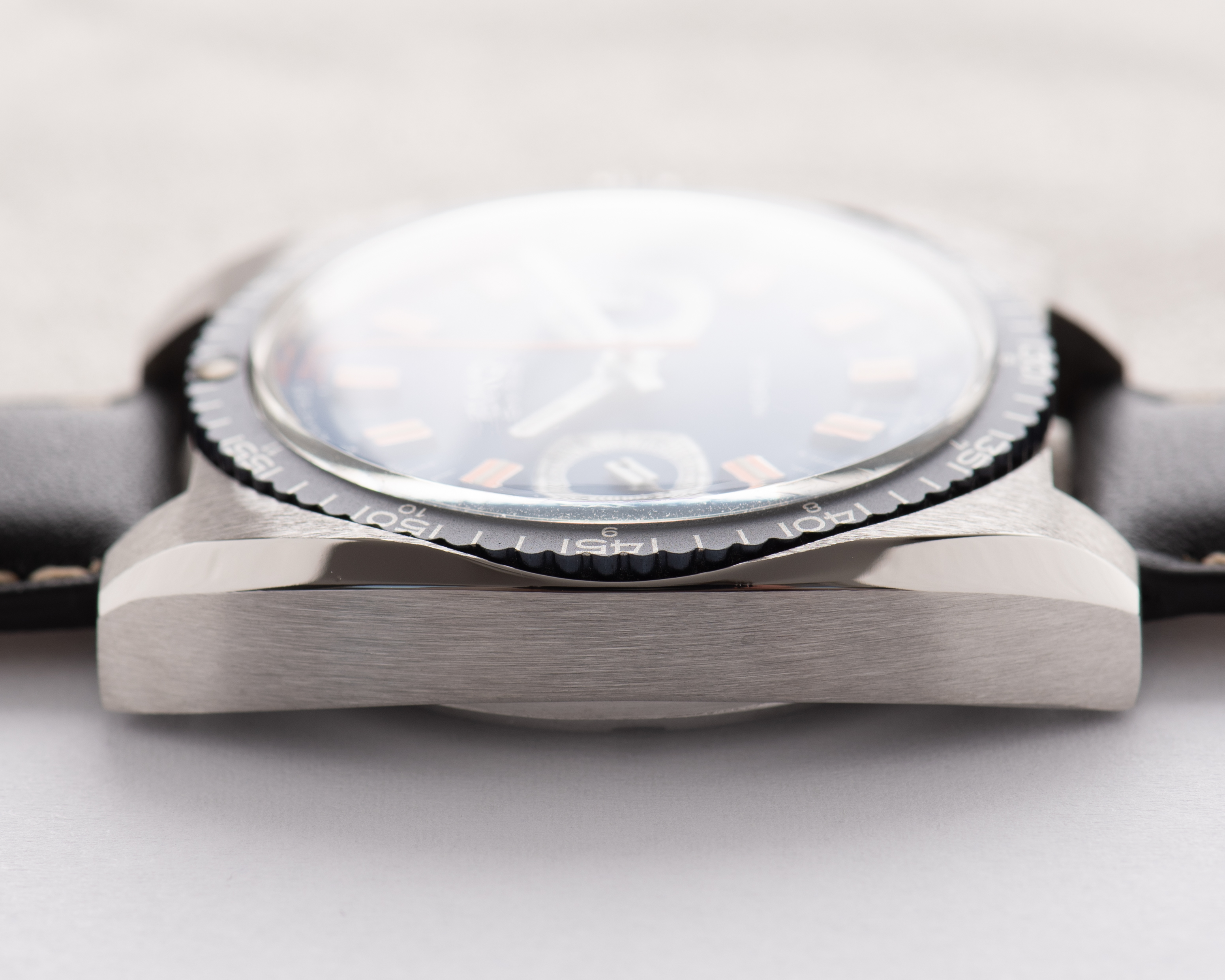 Zicht op BWC Swiss Incabloc Chronograph Valjoux 7733