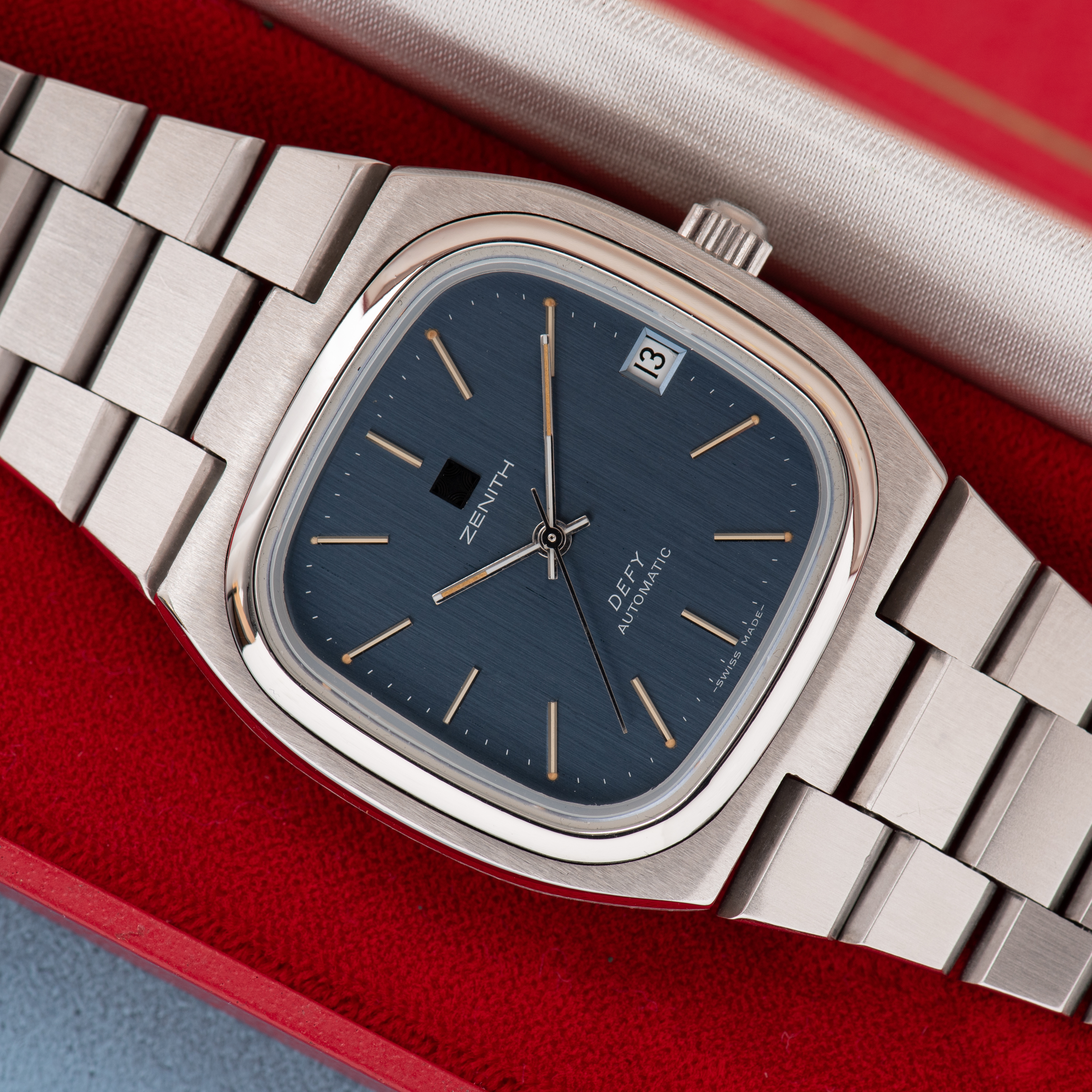 Vue de Zenith Defy Automatic Blue Dial Réf 02.0381.380 cal 2572PC