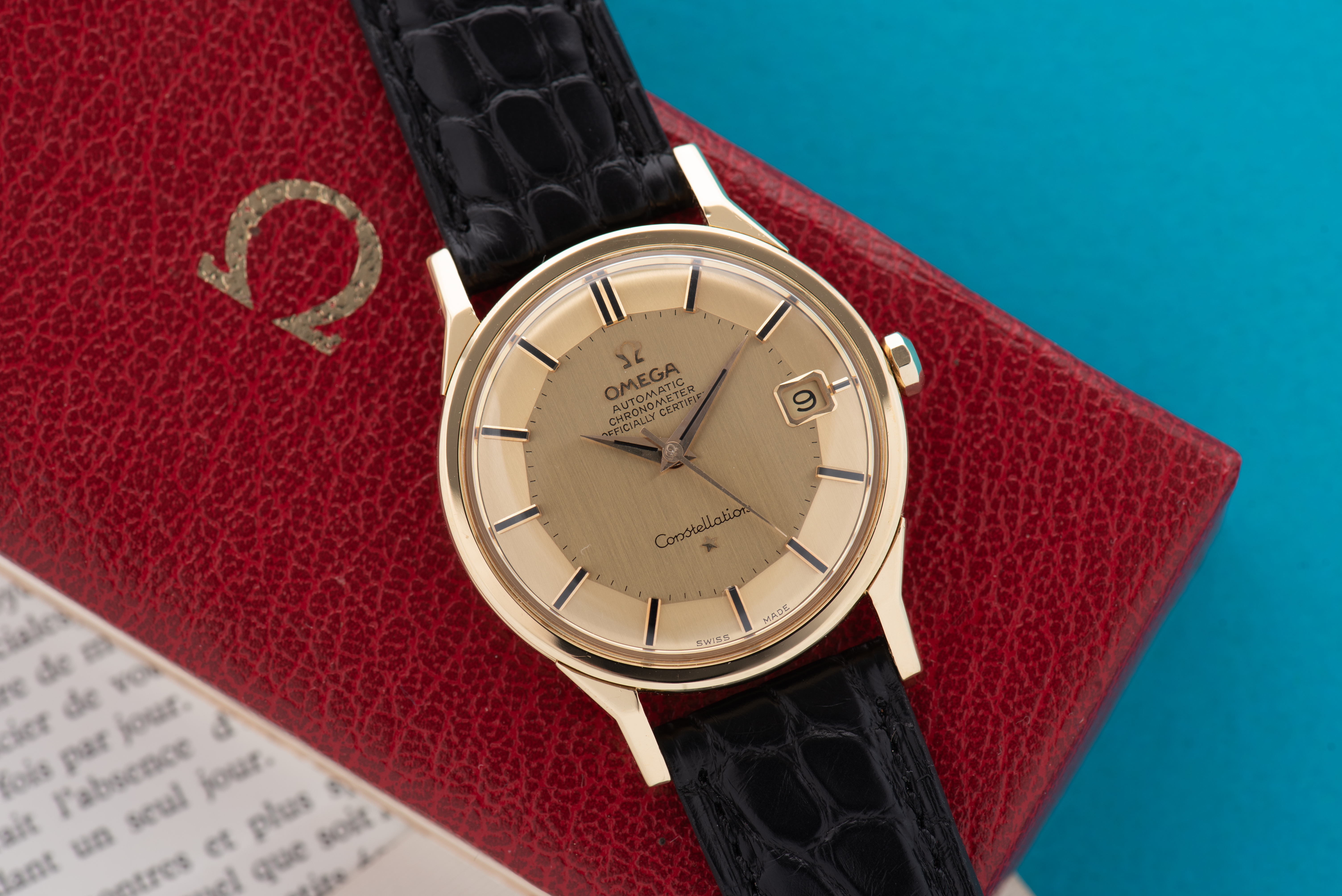 View of Omega Constellation Pie Pan 18K Gold Automatic FULL SET from 1964 Ref 168.005