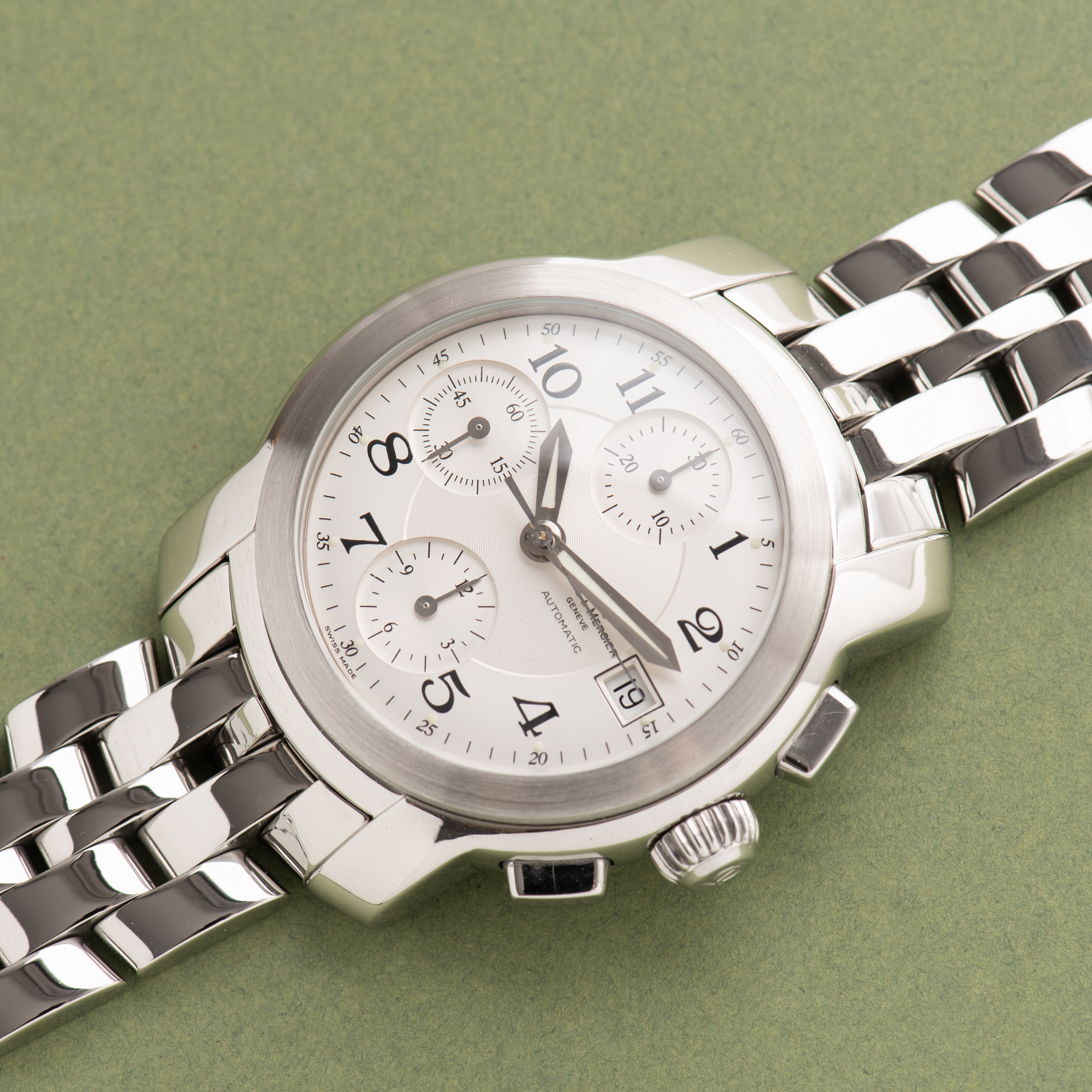 View of Baume & Mercier Genève Capeland Chronograph White dial Valjoux 7750