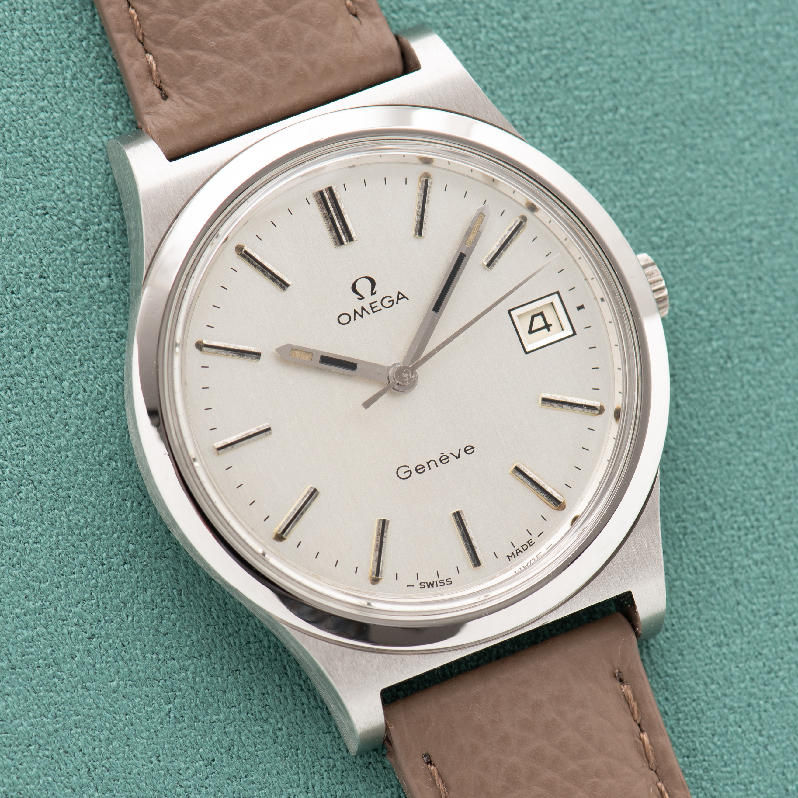 Vue de Omega Genève Date Cal 1030 Réf 136.0102 from 1975