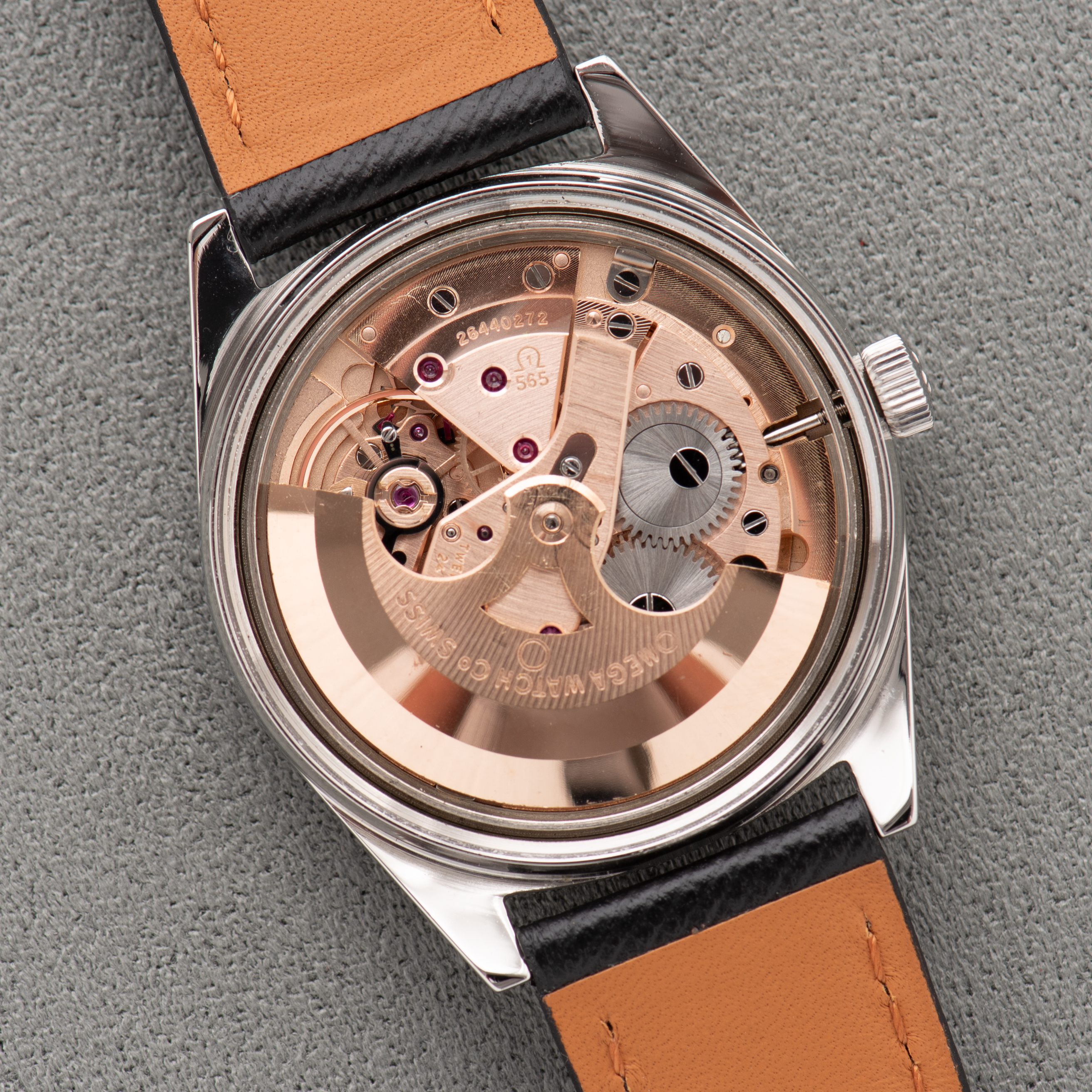 Zicht op Omega Automatic Genève Creme Dial réf 166.041 from 1968