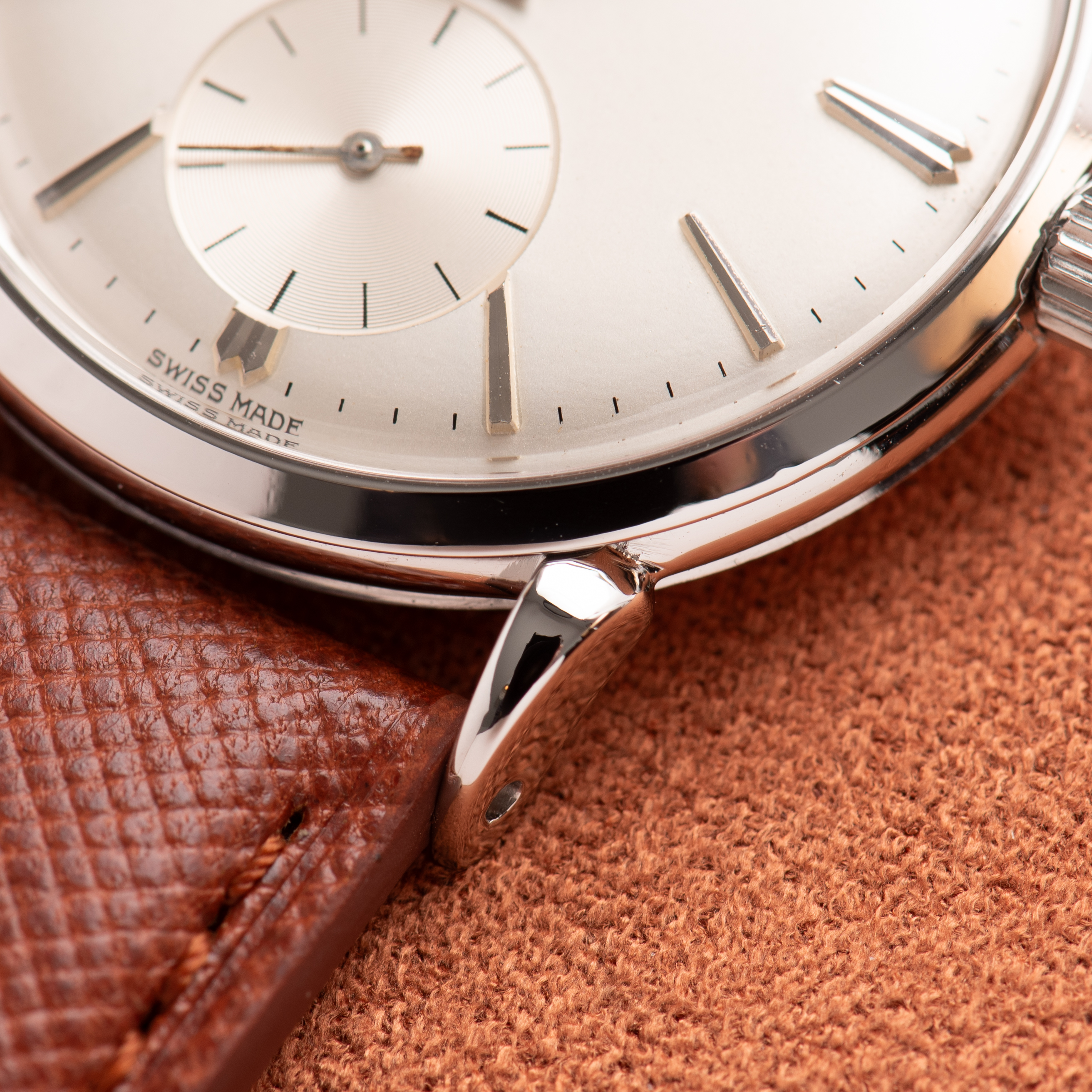 Vue de Omega Seamaster Petite Seconde Silver Dial Like New Bumper Réf 2402-1 from 1944