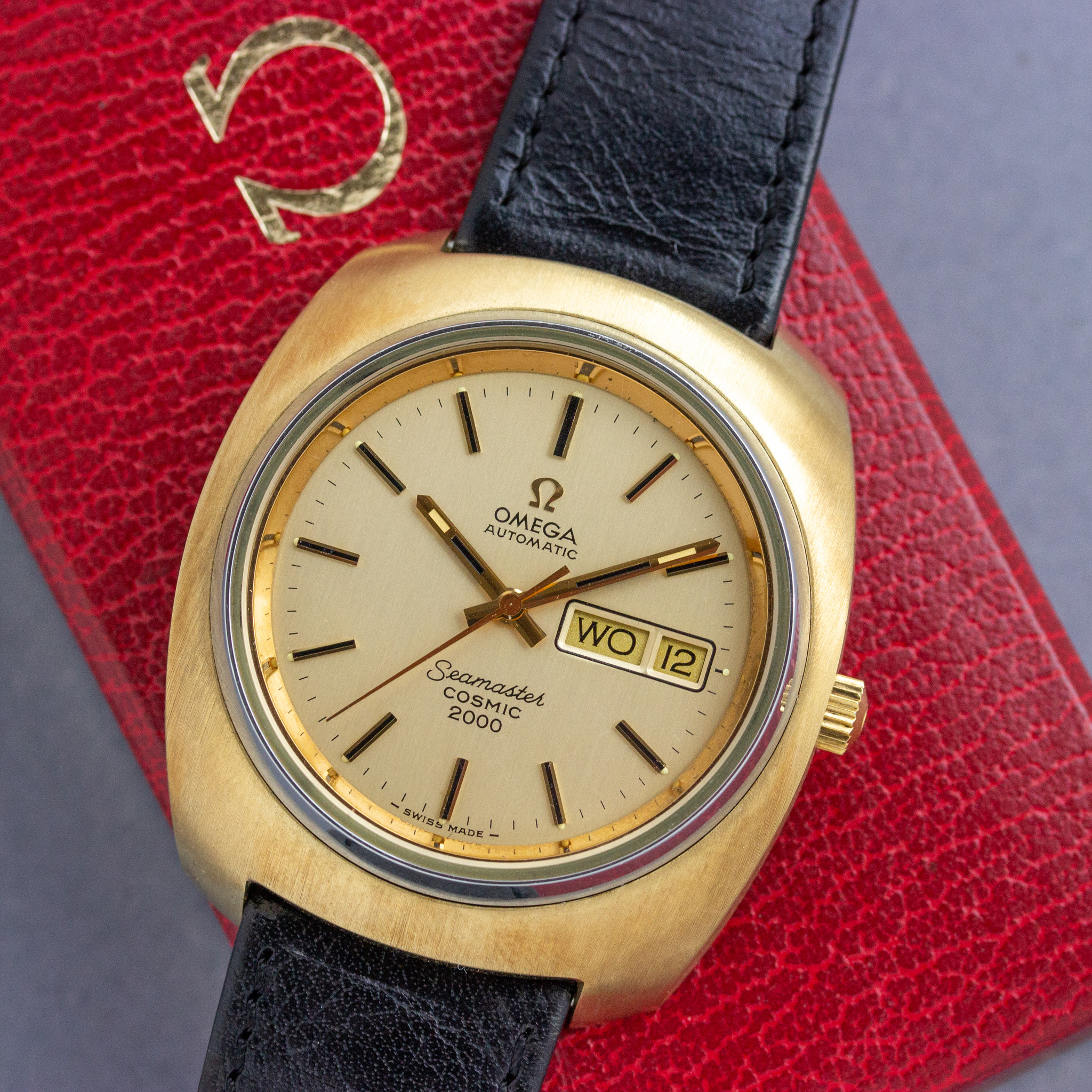 Zicht op Omega Automatic Seamaster Cosmic 2000 New Old Stock Réf 166.133