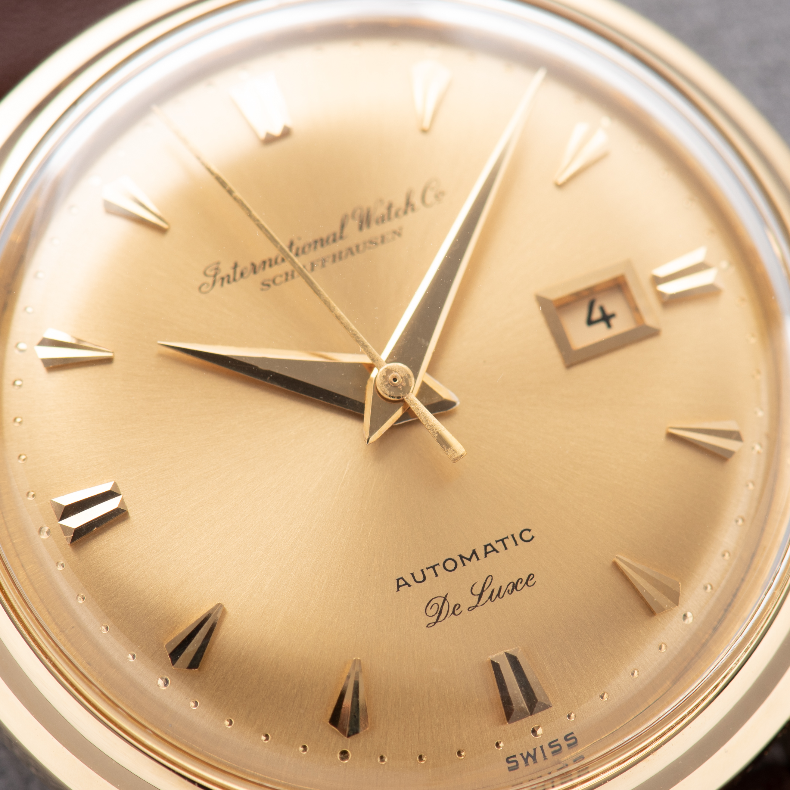 Vue de IWC International Watch Co Schaffhausen Automatic De Luxe Date cal 8531 Gold 18k