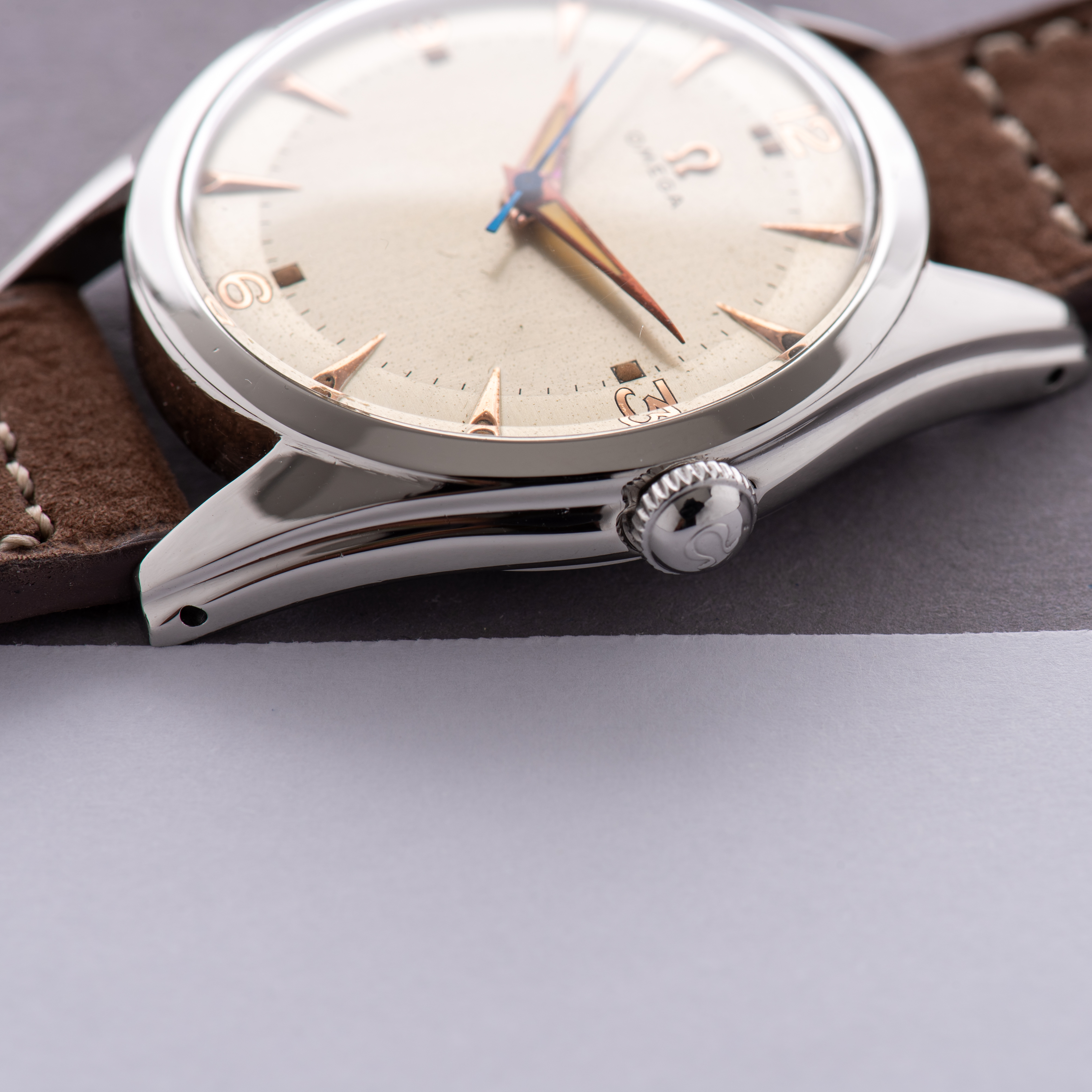 Zicht op Omega mechanische cal 283 ref 2537-8