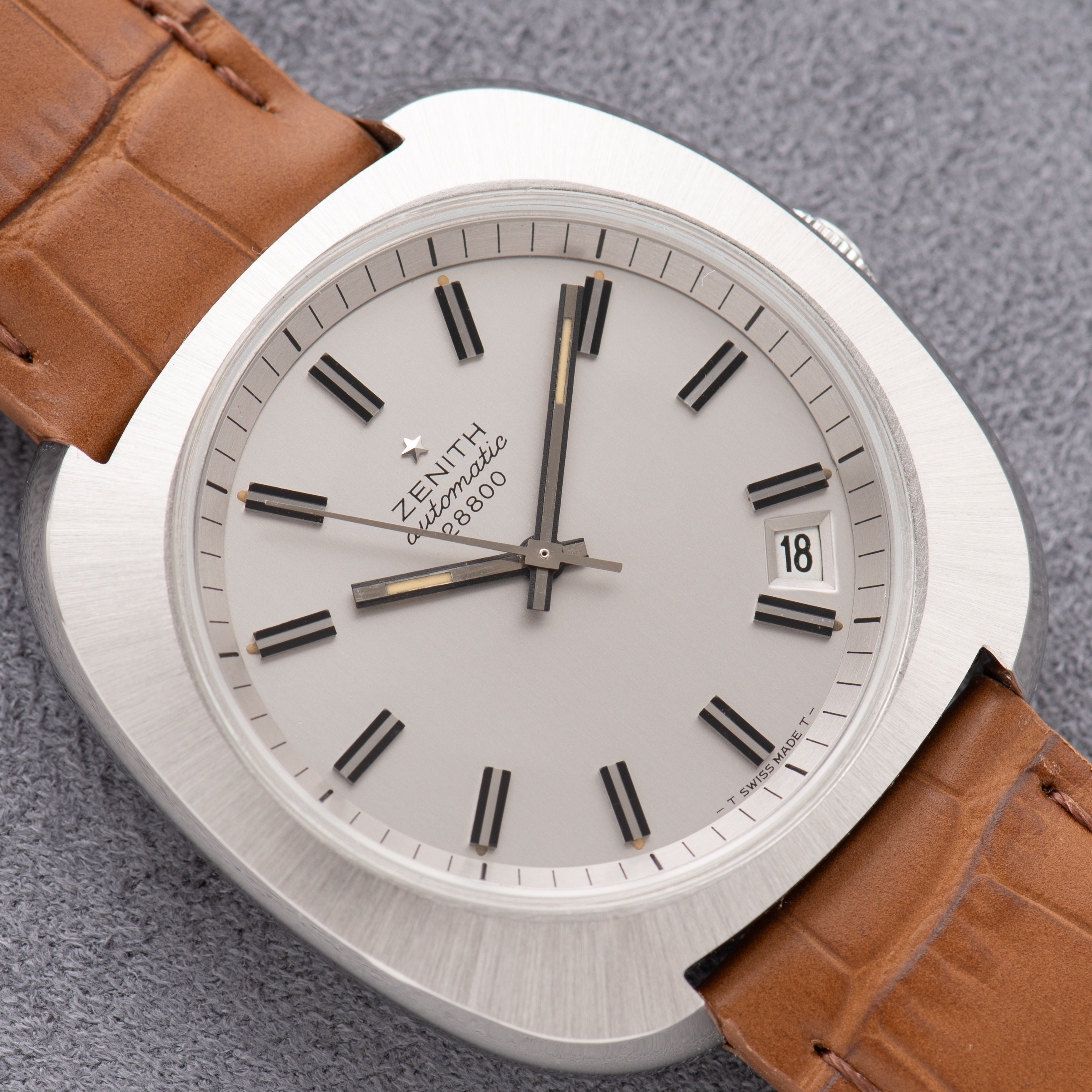 Vue de Zenith Surf Automatic 28800 Alt. réf 01.1250.380 cal 2552