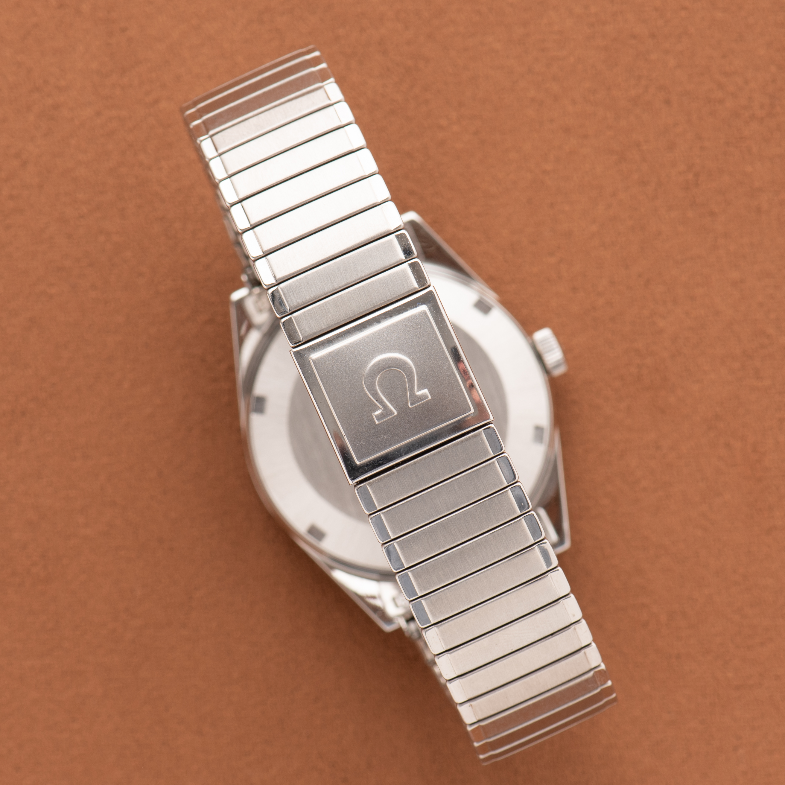 Vue de Omega Automatic Genève Silver Dial/ White Index réf 166.041 from 1968